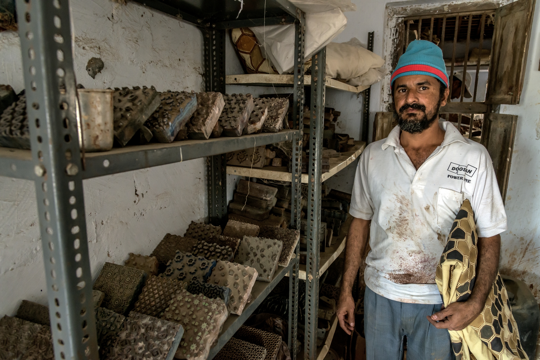 Gujarat 2015 - In una fabbrica di tessuti e tintoria