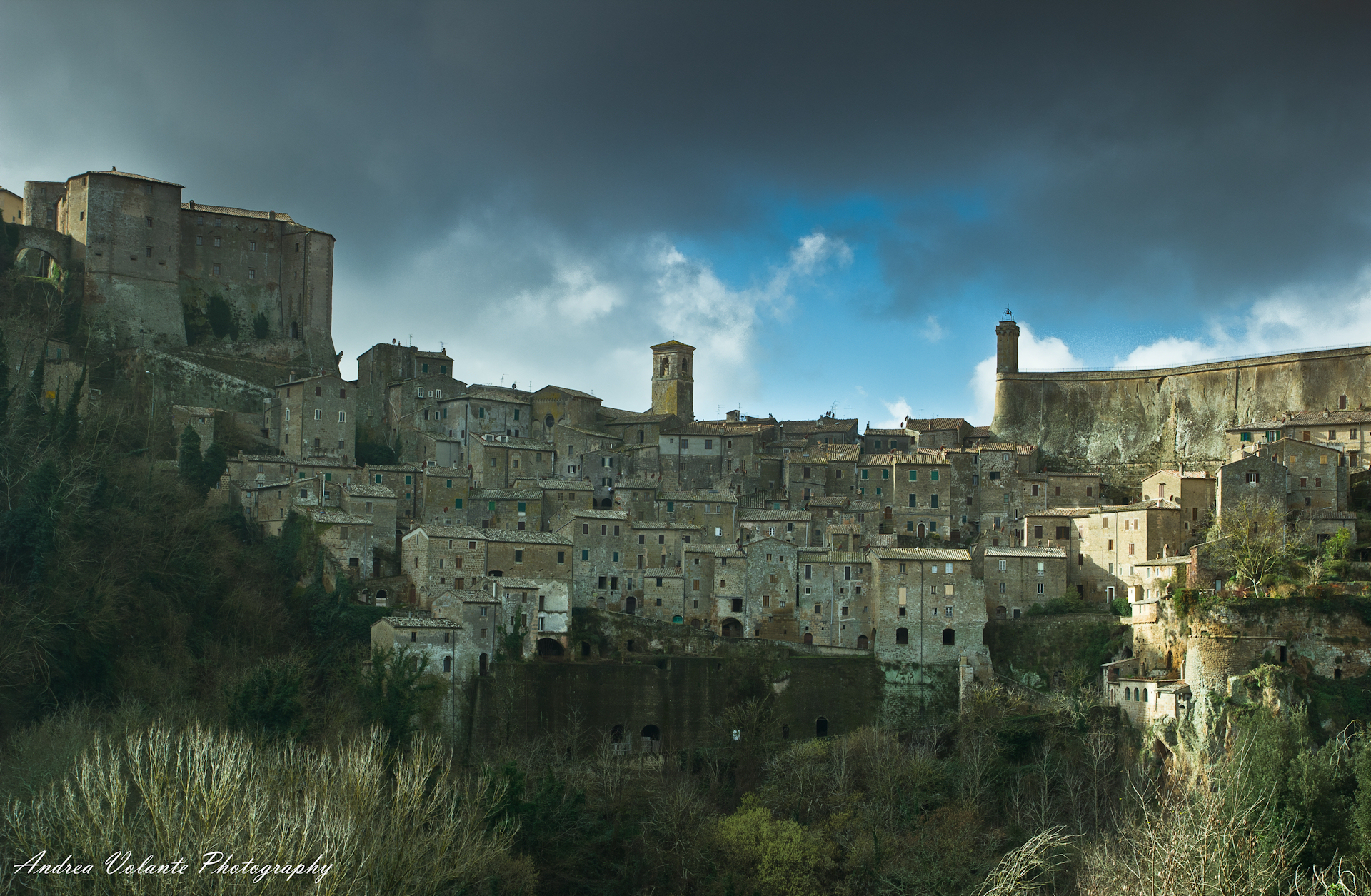 Sorano ..la piccola Matera di Toscana!
