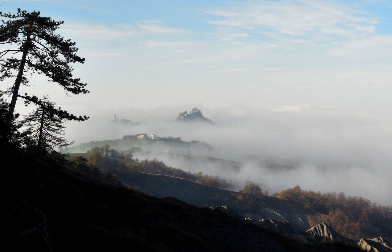 Castle Rossena and Rossenella
