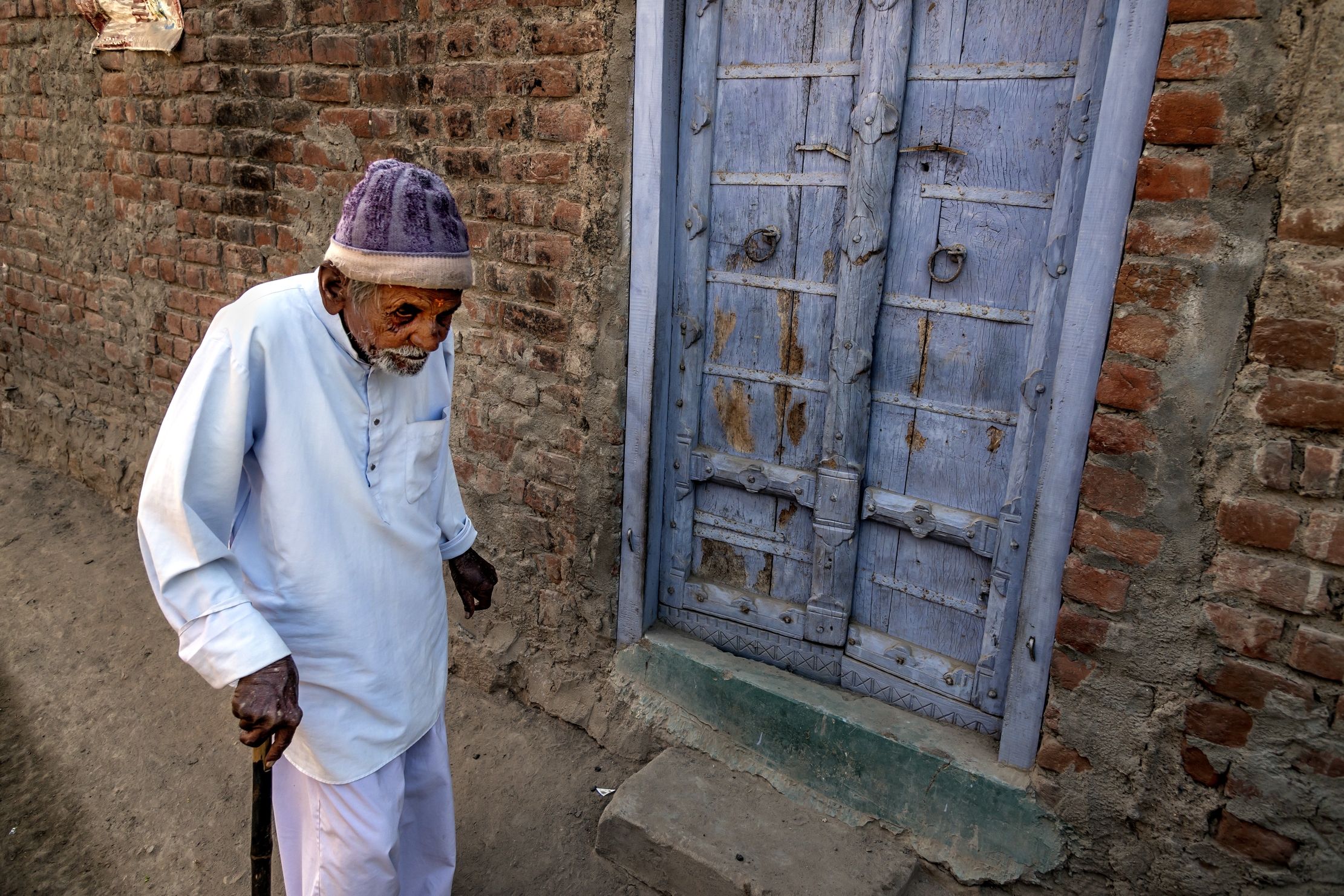 Gujarat 2015 - Anziano in un villaggio