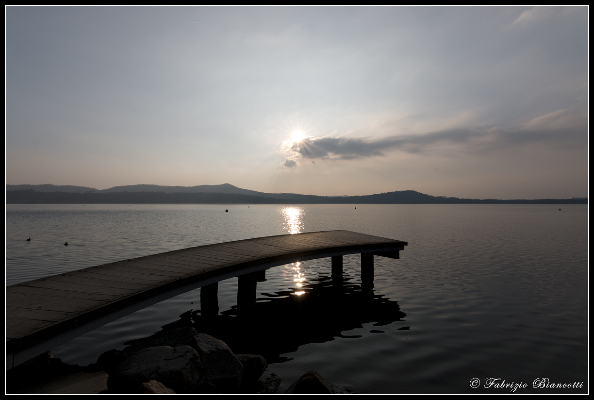 Il molo curvo sul Lago di Viverone