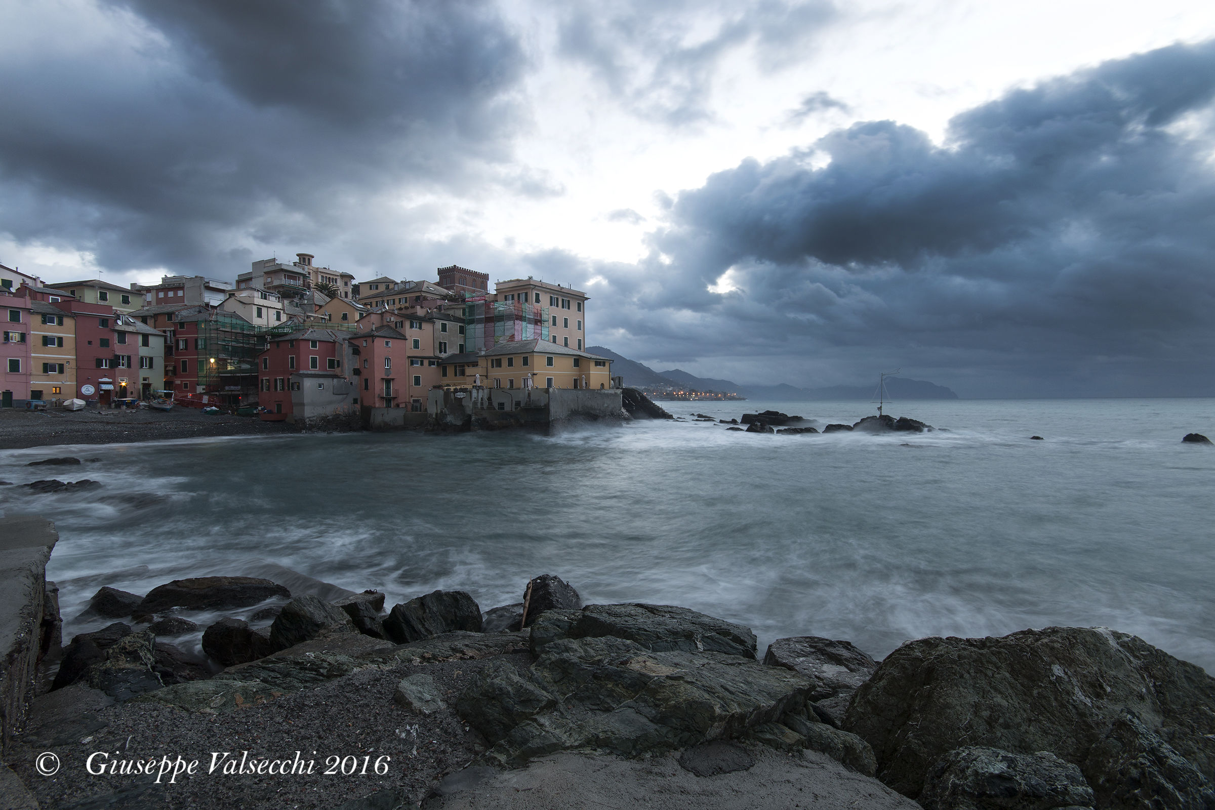 Waiting for the dawn ............. Boccadasse (g)