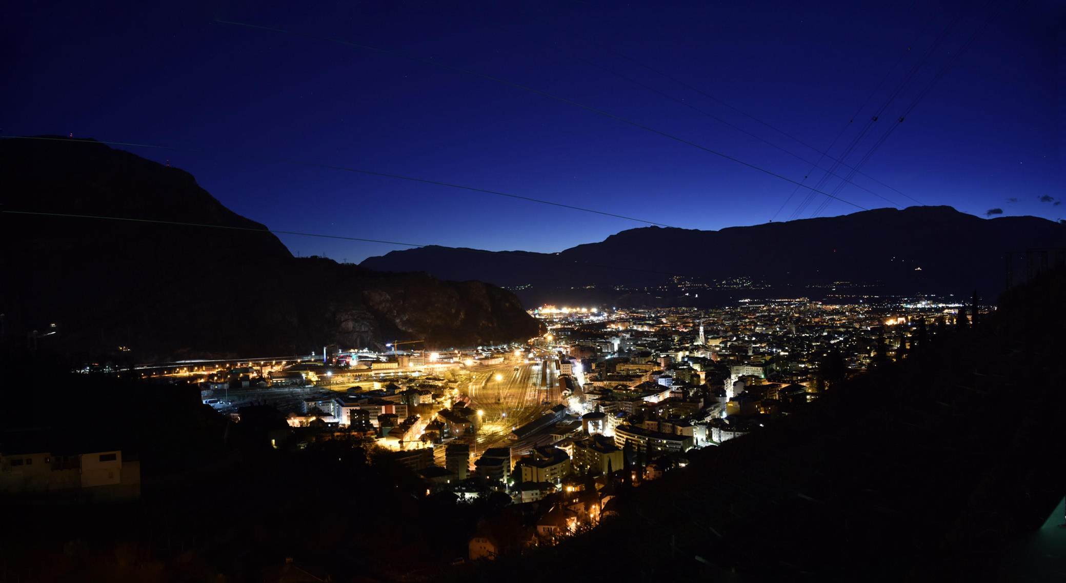Bolzano nell'ora "Blu"