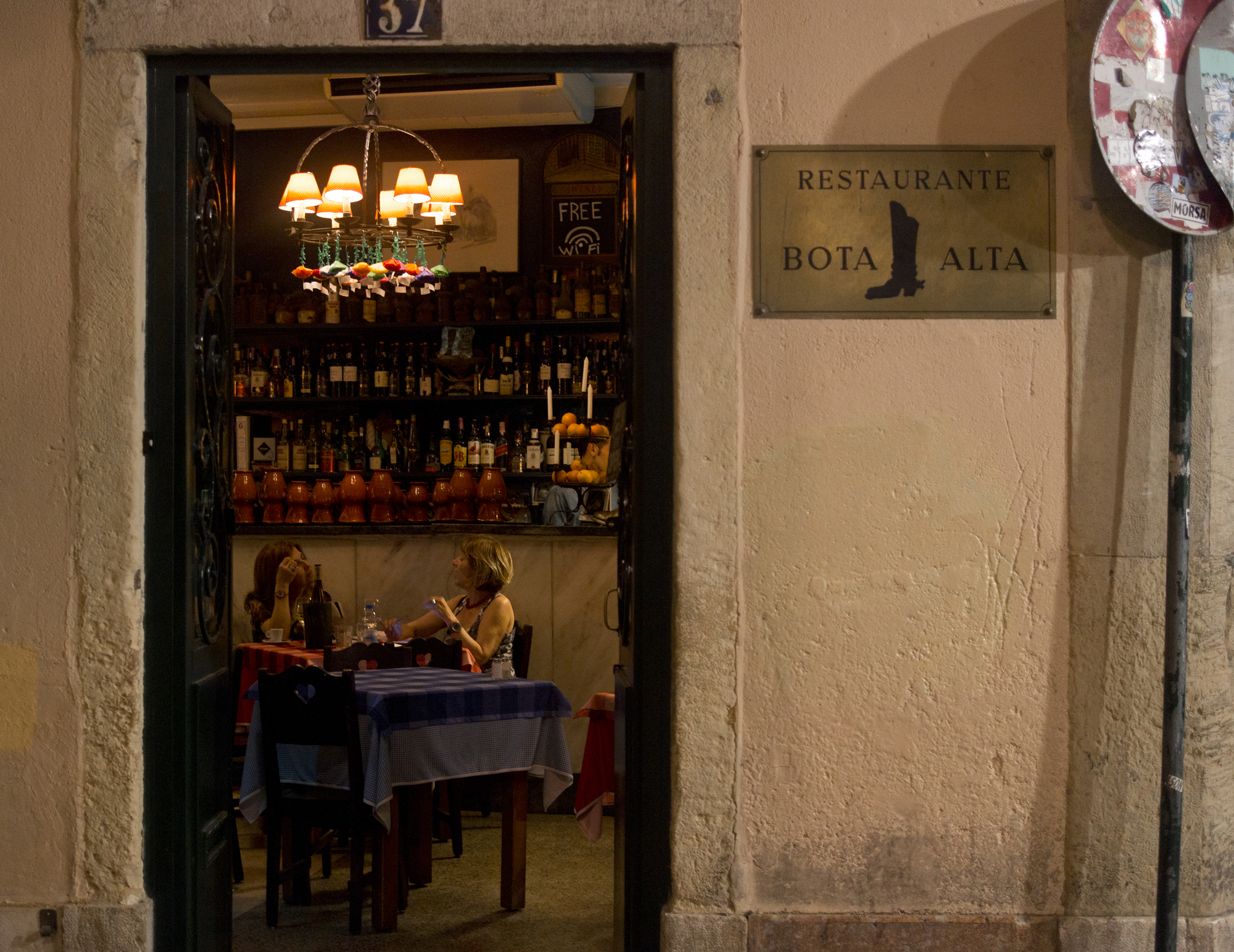 Bairro Alto - Threads