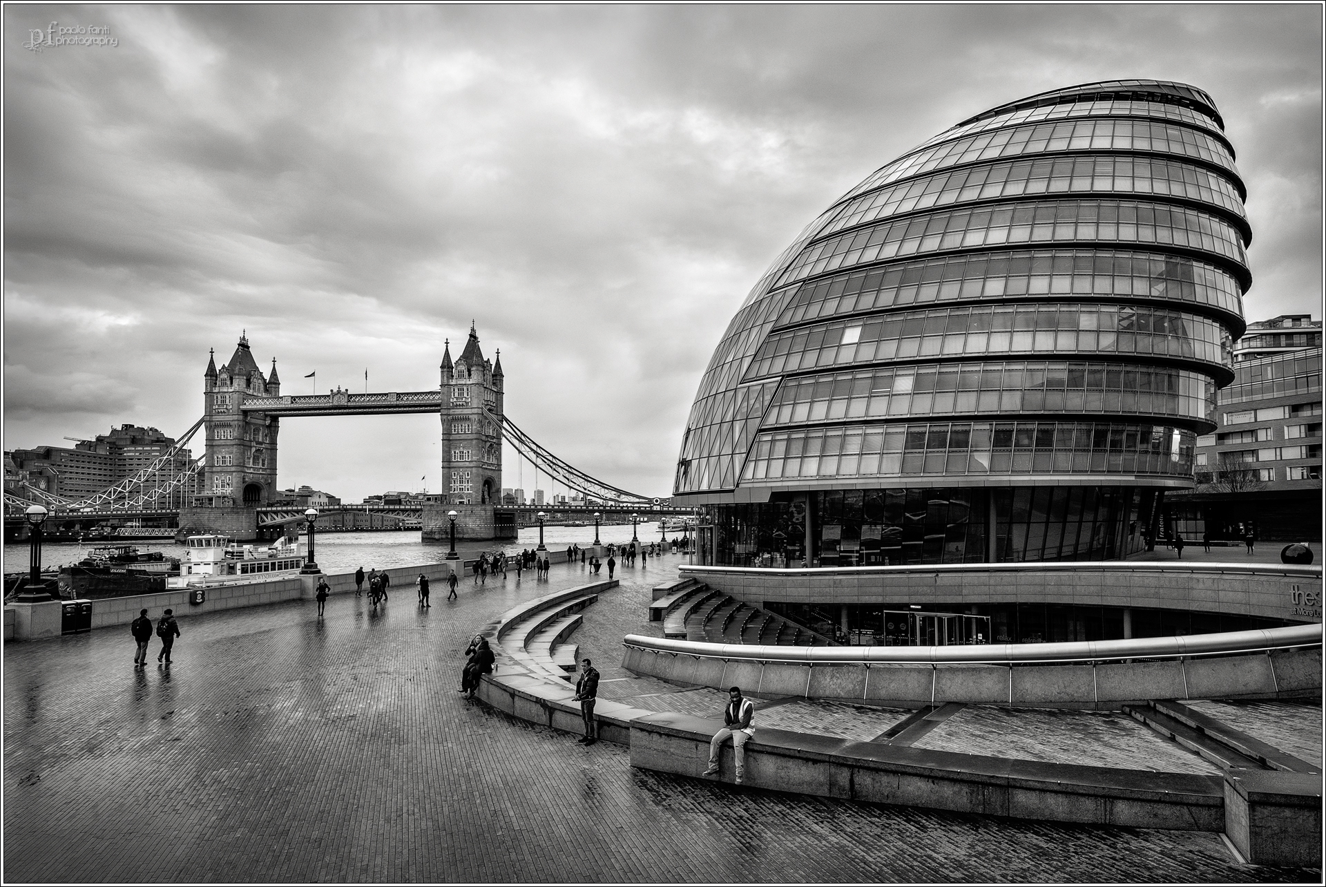 Hall London & Tower Bridge