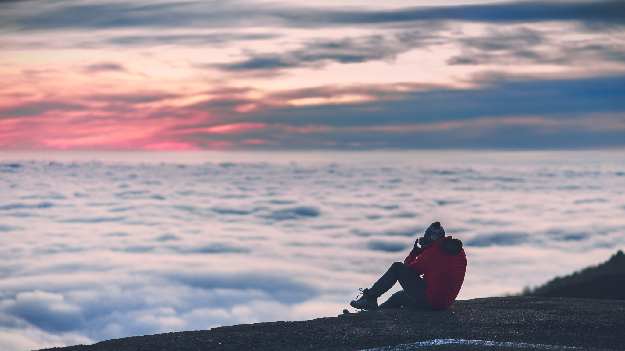 Tramonto sopra le nuvole