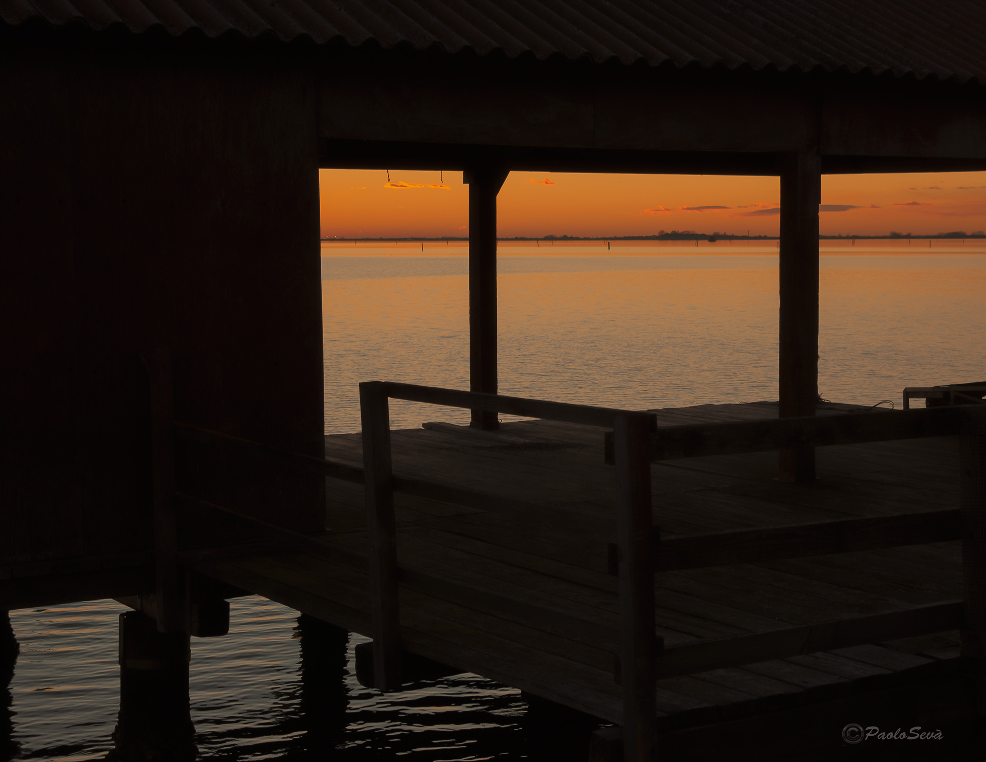 it will soon be dark !!