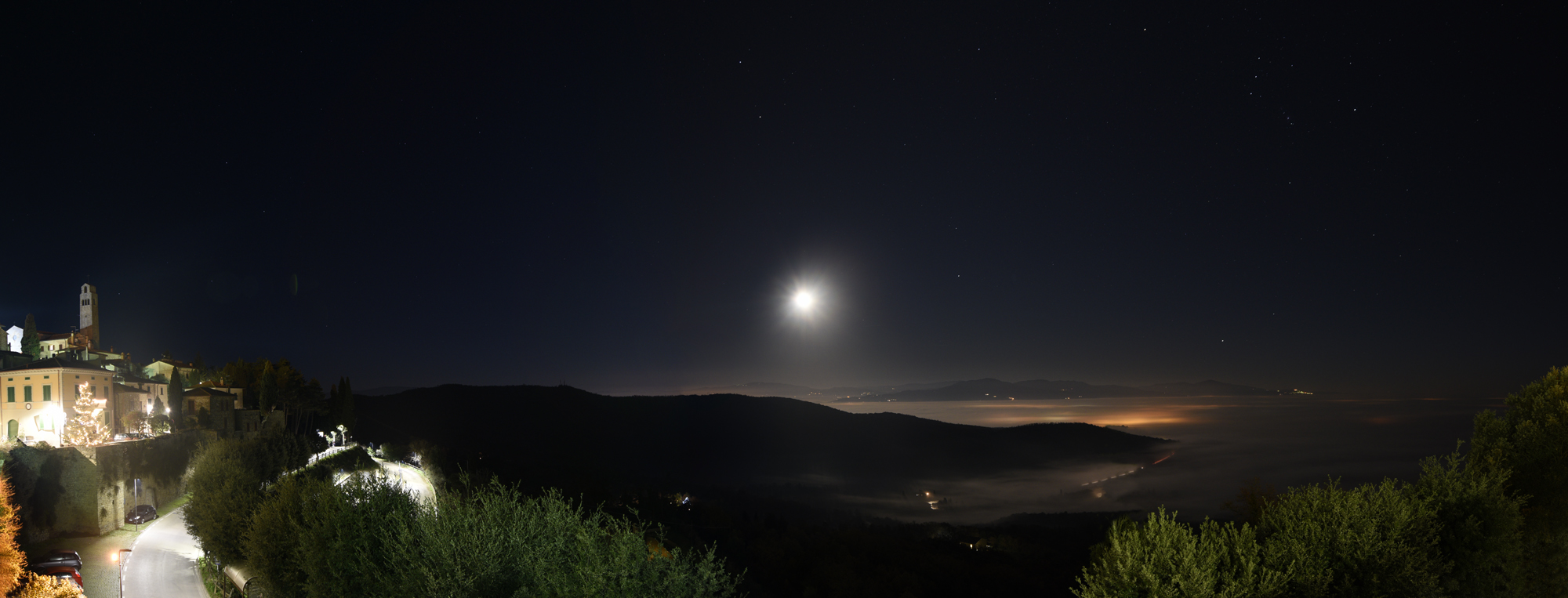 La luna e la nebbia