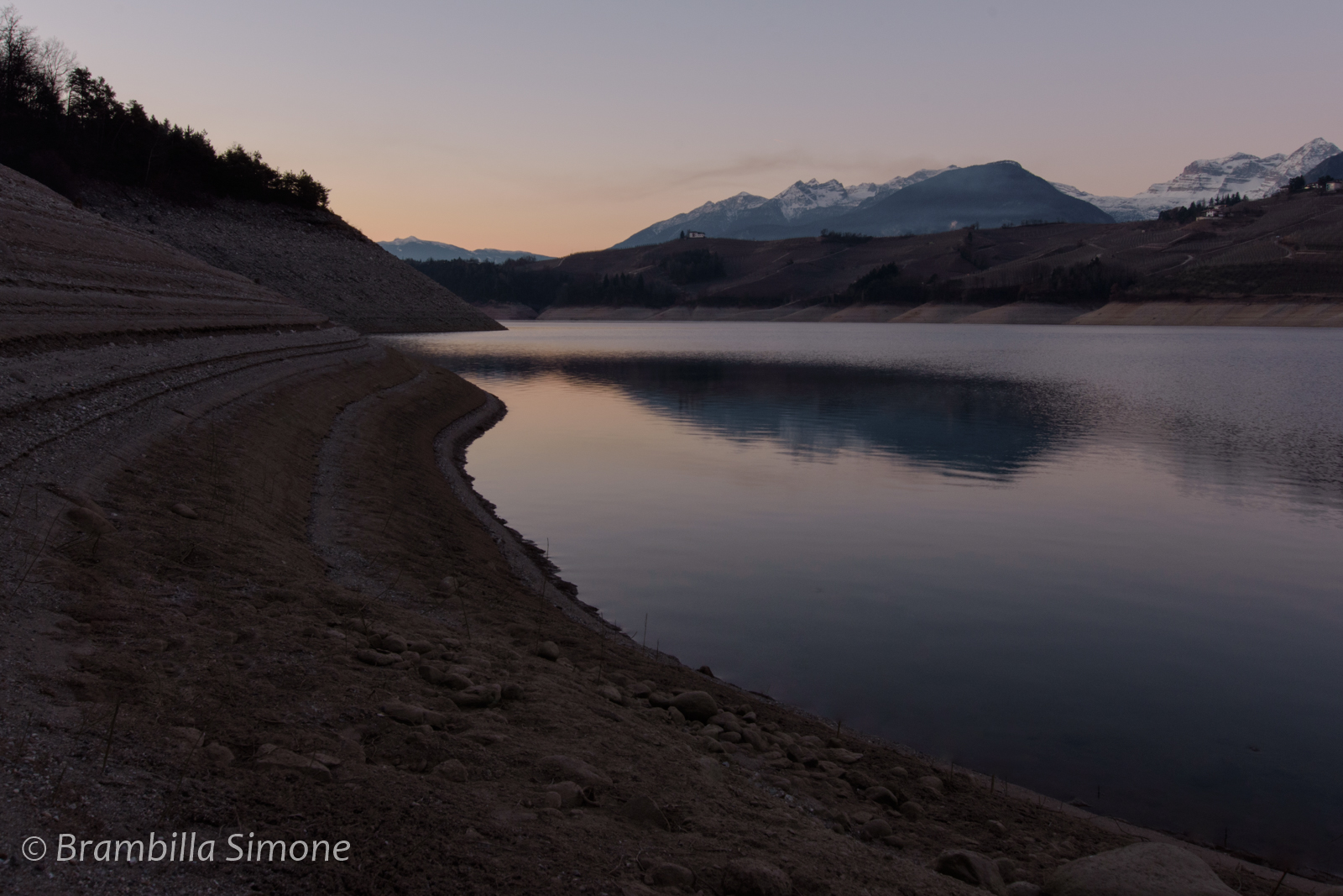 Alba al Lago di Santa Giustina