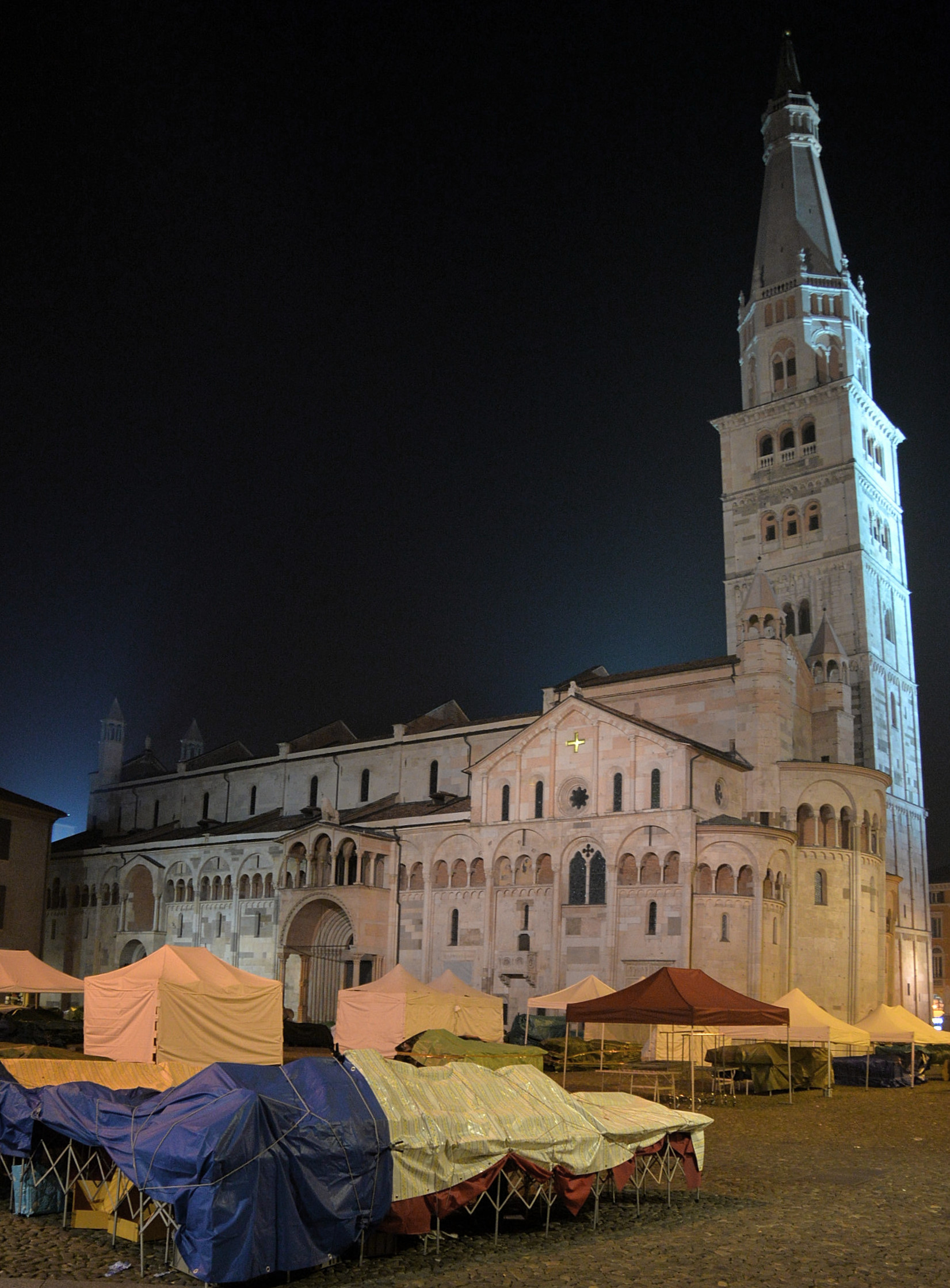 Harmony night in Piazza del Duomo di Modena