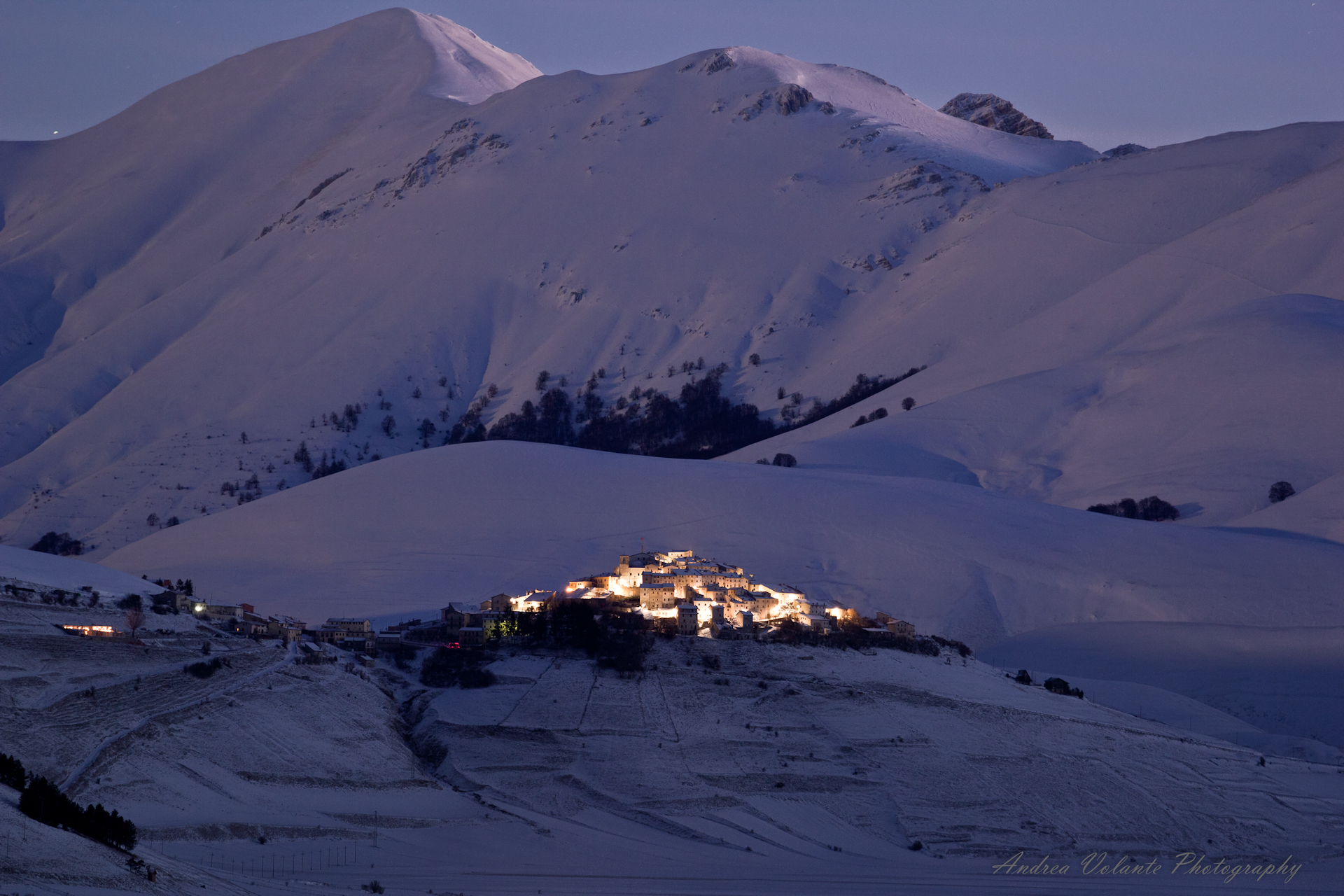 Castelluccio ..moOnlight atmosphere.