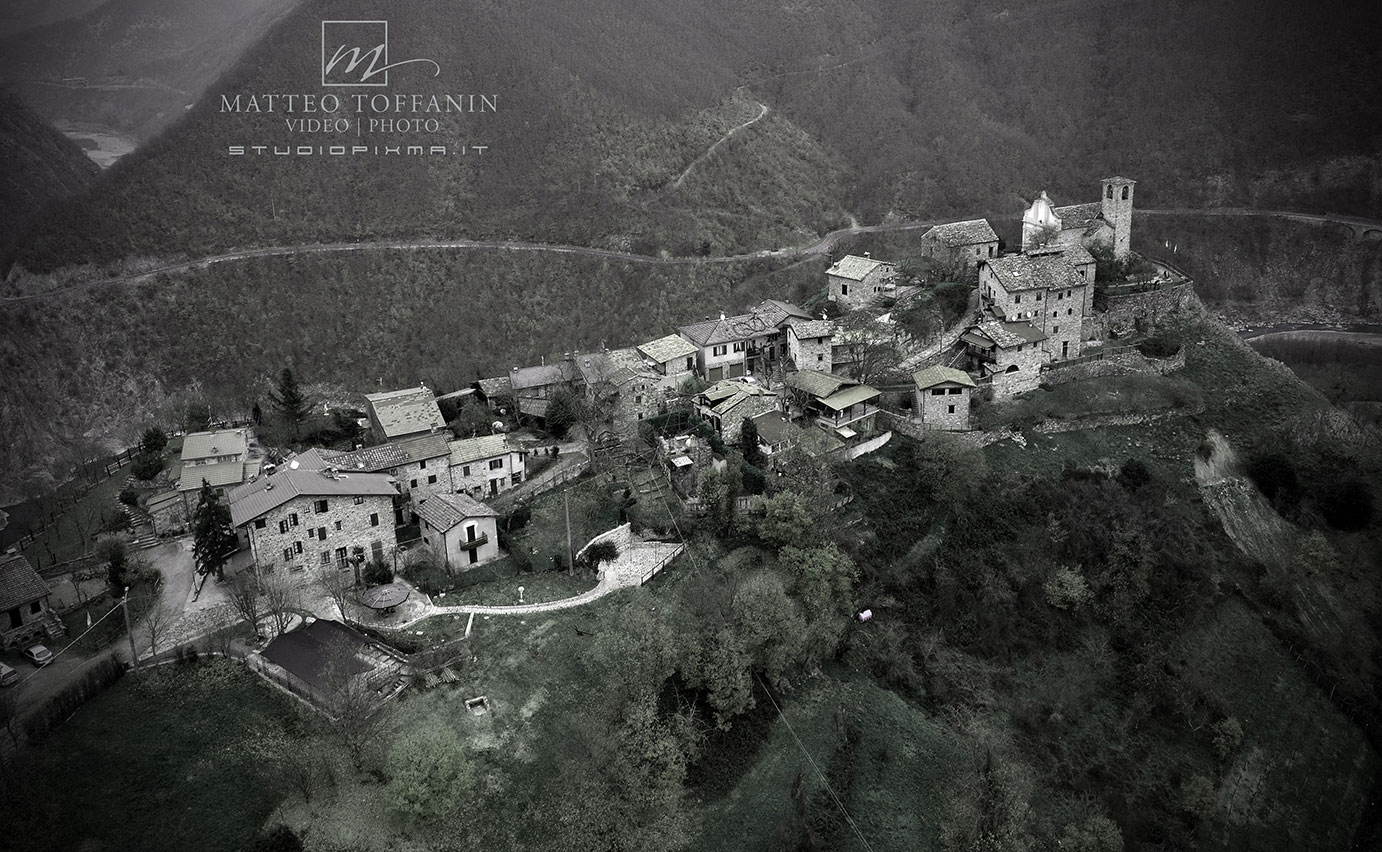 foto aerea di Brugnello con drone