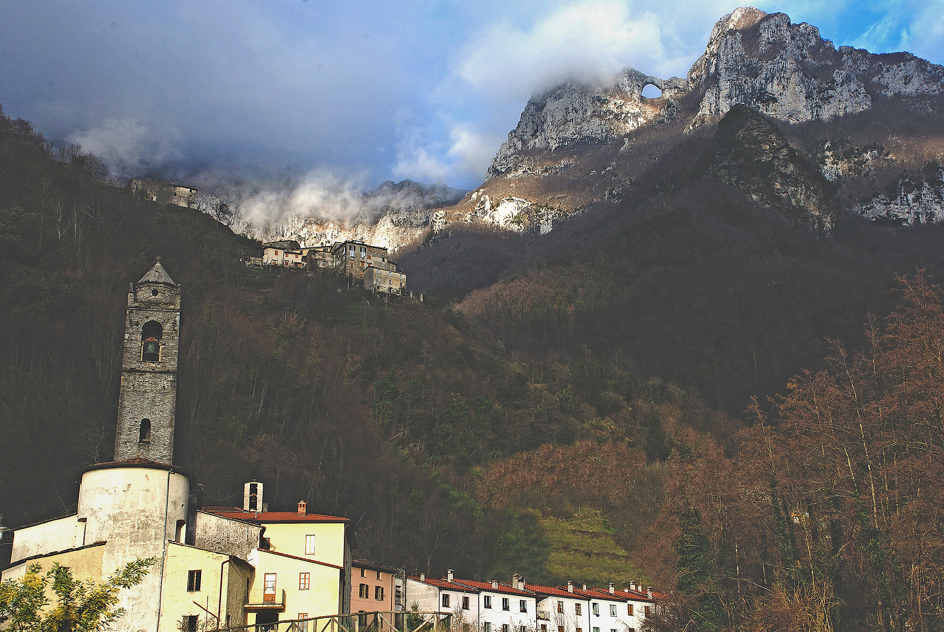 Mount Drilled seen from the village Cardoso (Apuan Alps