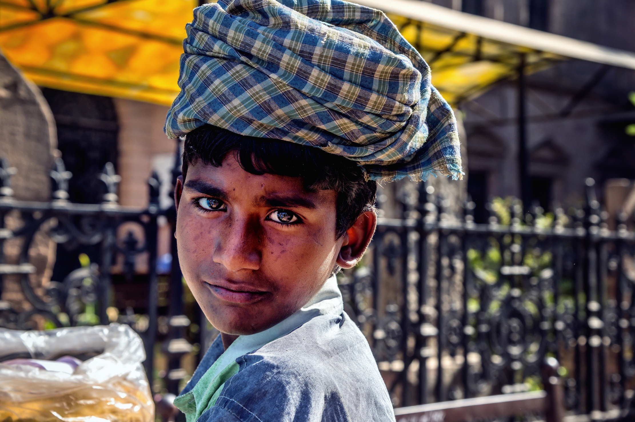 Gujarat 2015 - Un giovane ambulante a Bhuj