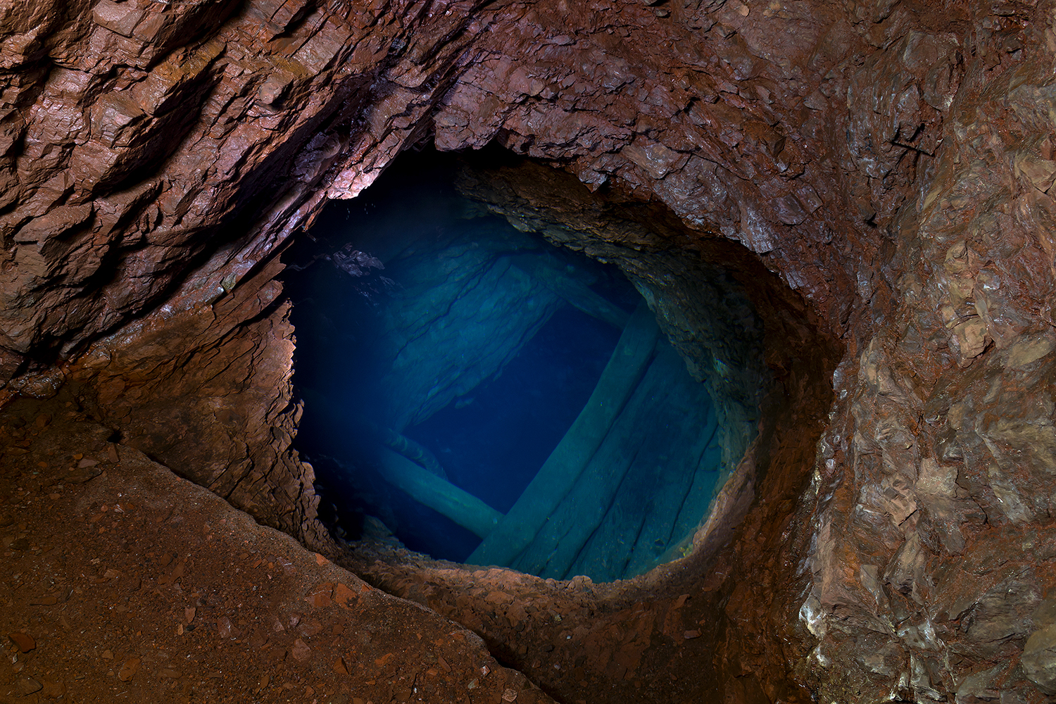 L'occhio blu della miniera