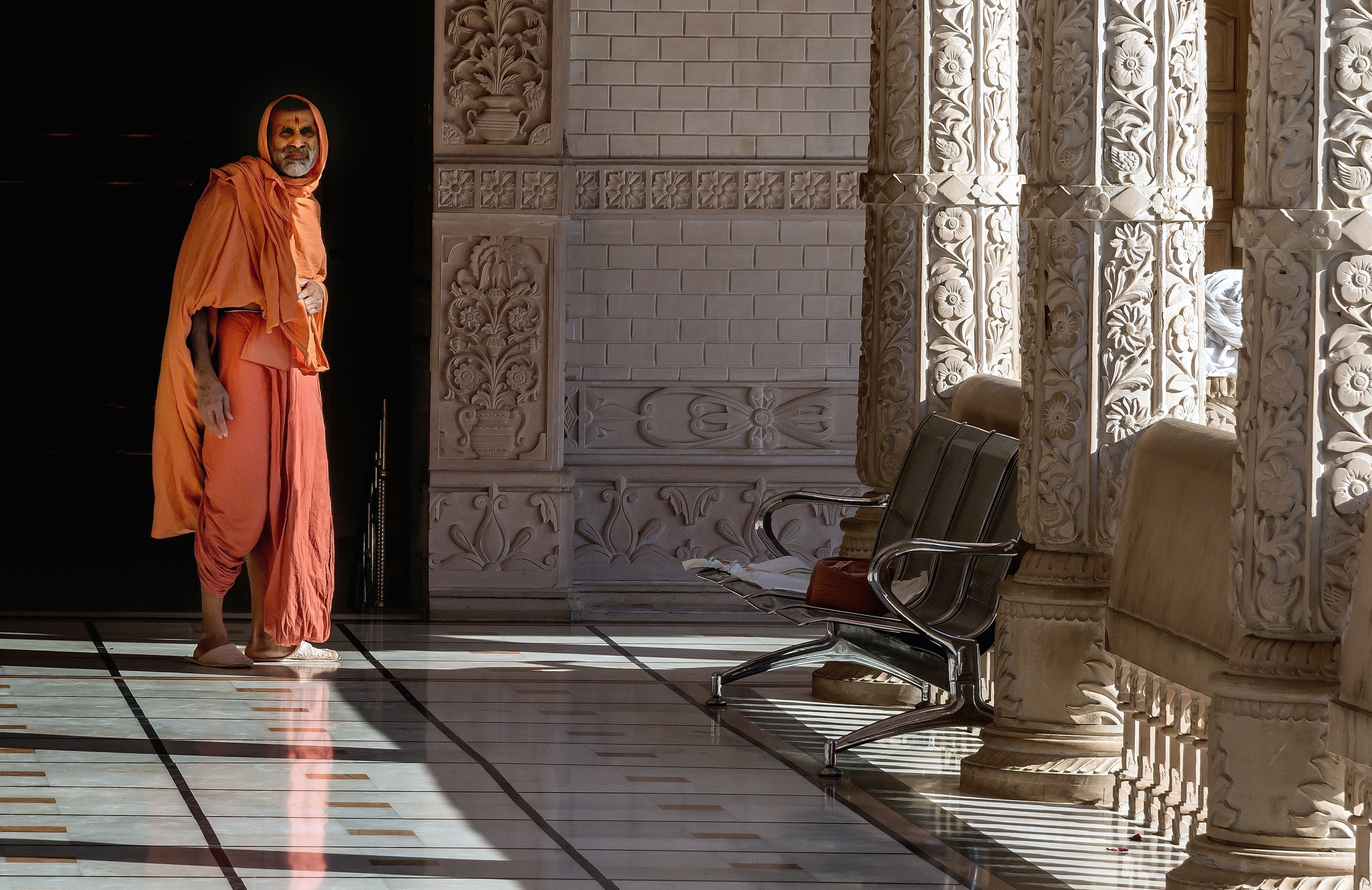 Gujarat 2015 - Santone in un grande tempio Indù