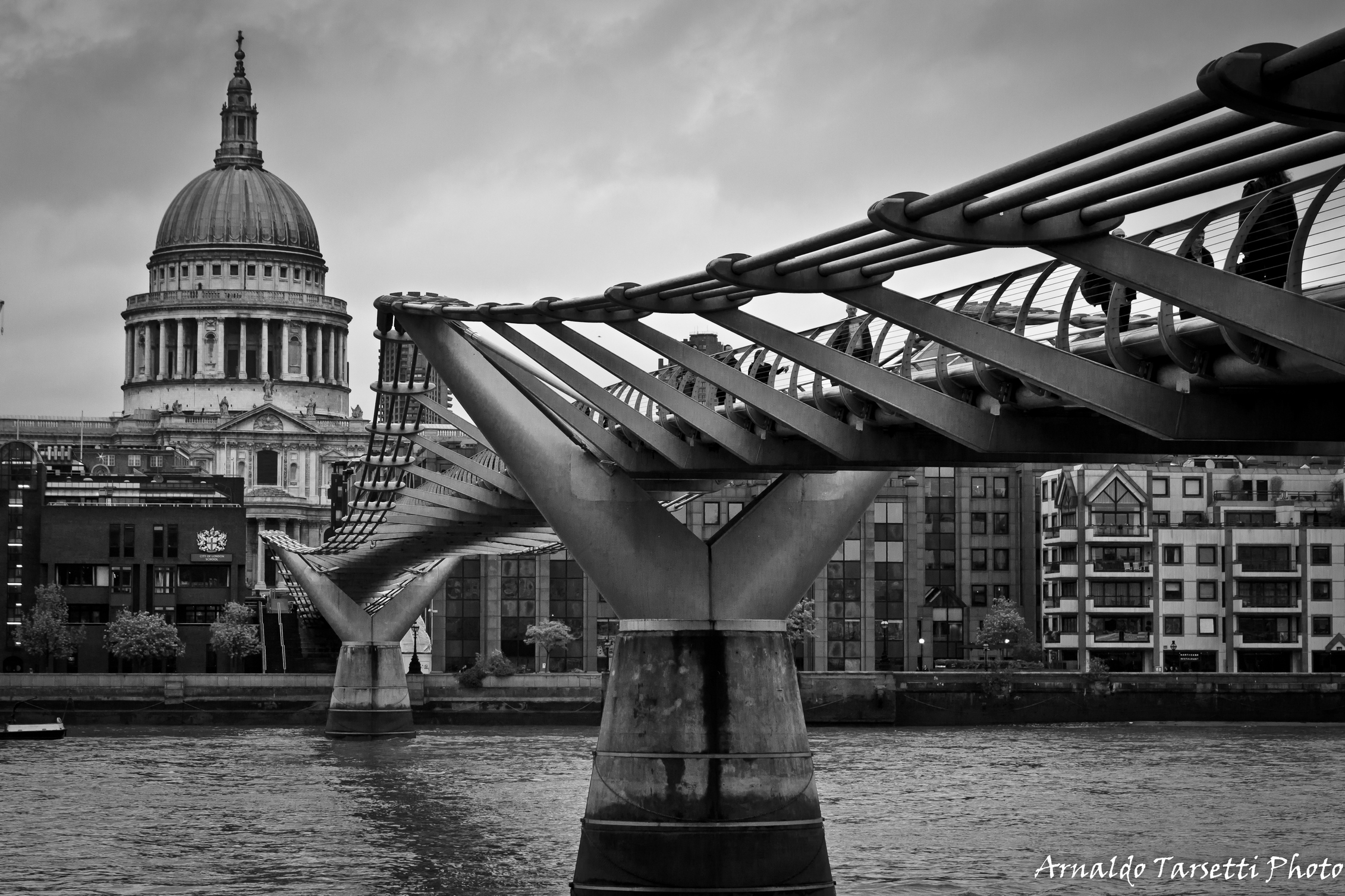 Millennium Bridge 01