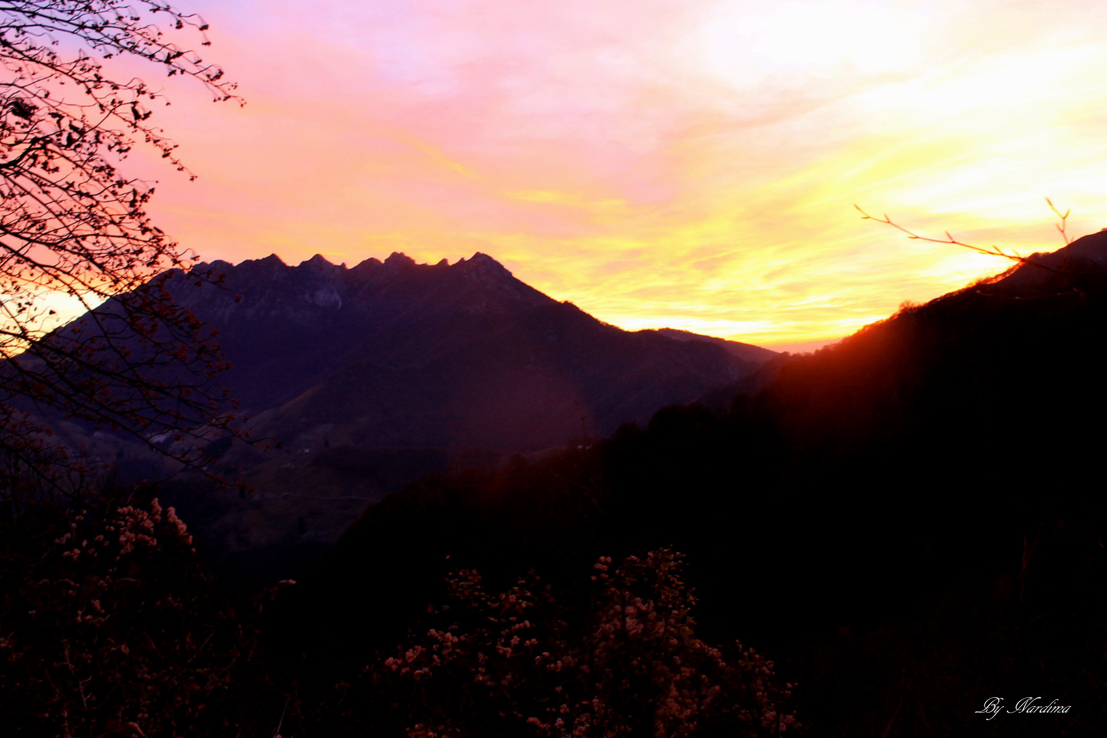 Il sole tramonta dietro il Resegone
