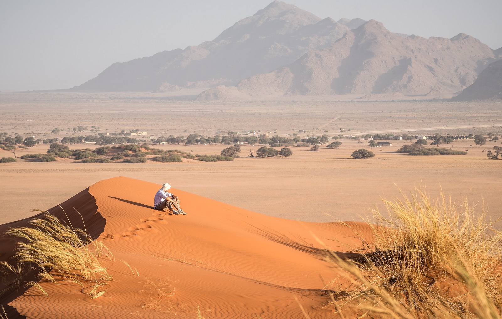 Waiting for the sunset on the dune ...