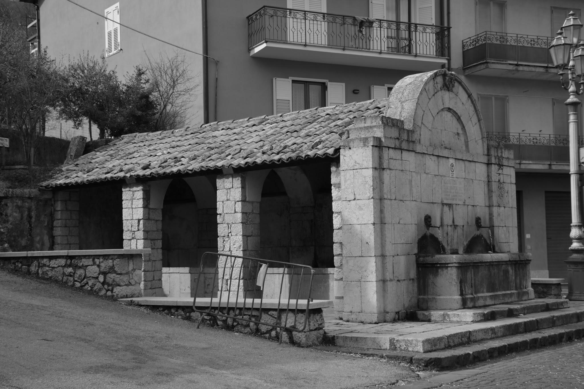 The fountain and the wash