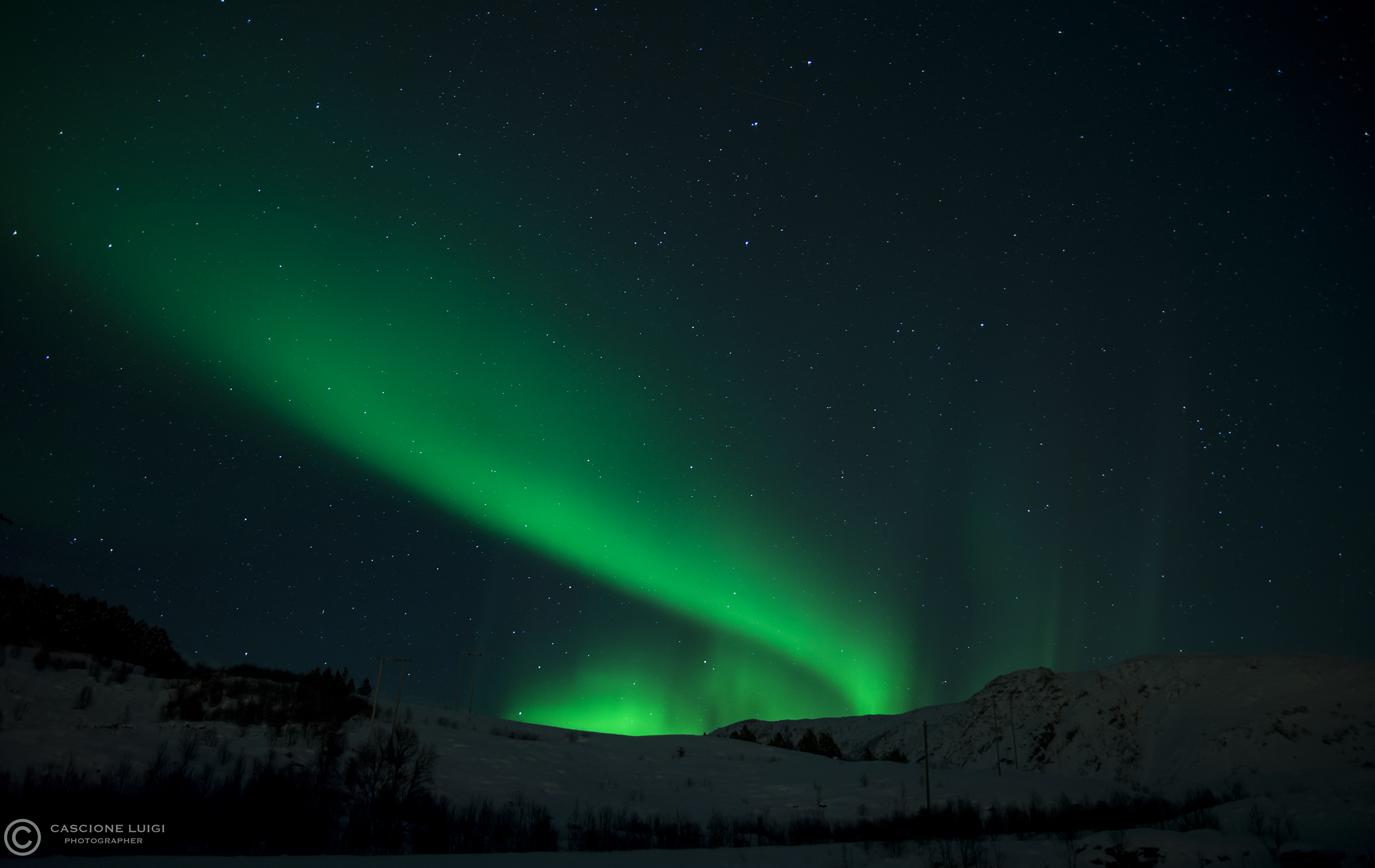 the dawn emerges from the mountain!