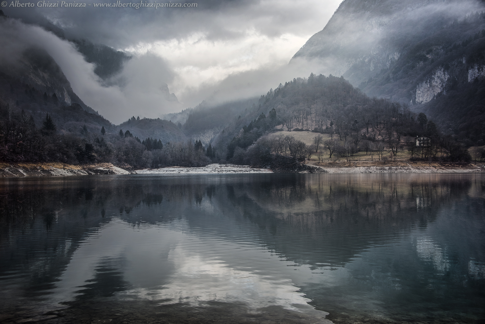 Atmosfere invernali sul lago