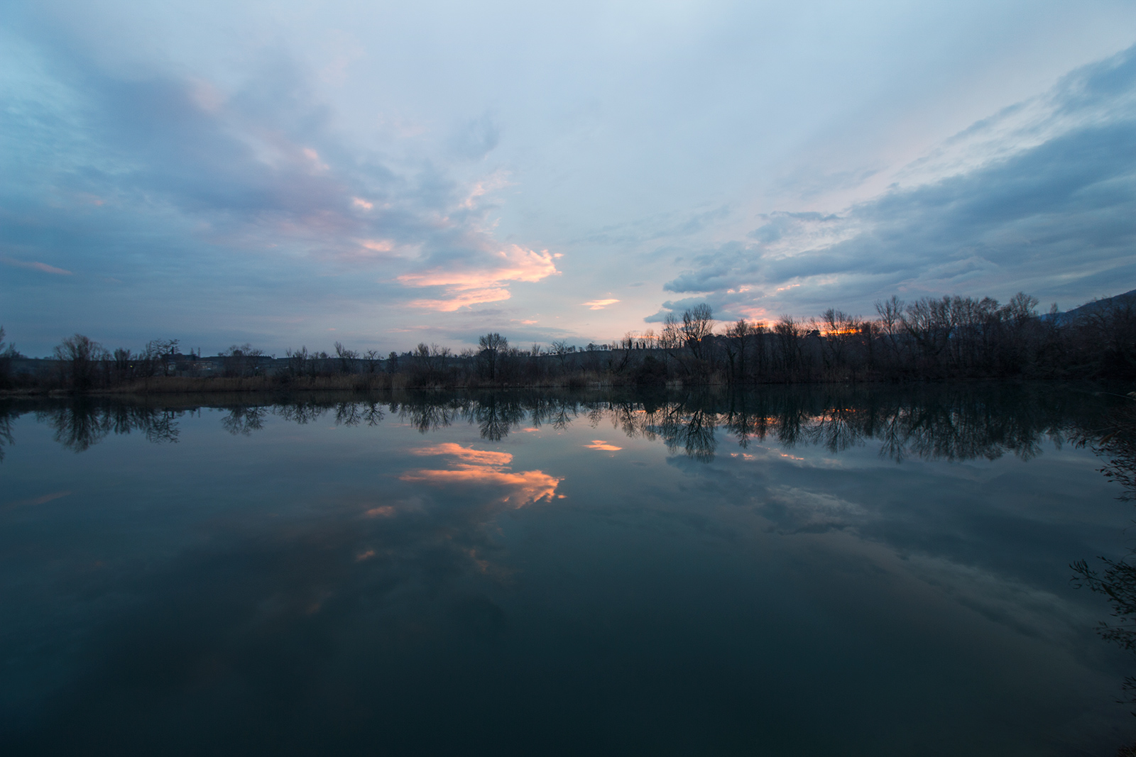 Torniere d'Iseo tramonto nuvoloso