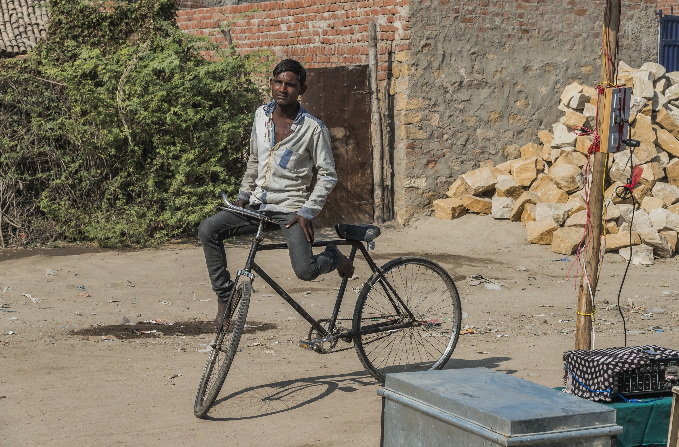 Gujarat 2015 - In un villaggio, equilibrista