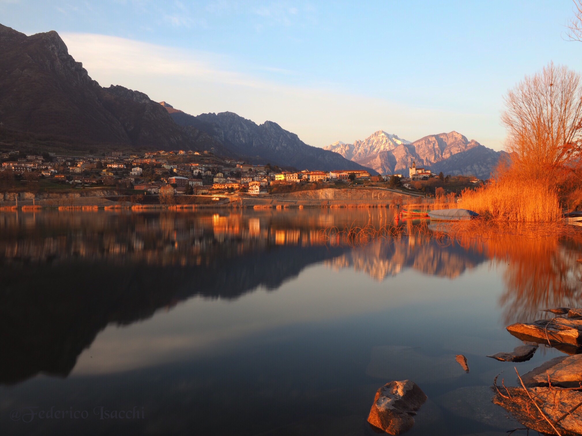 The colors of the lake
