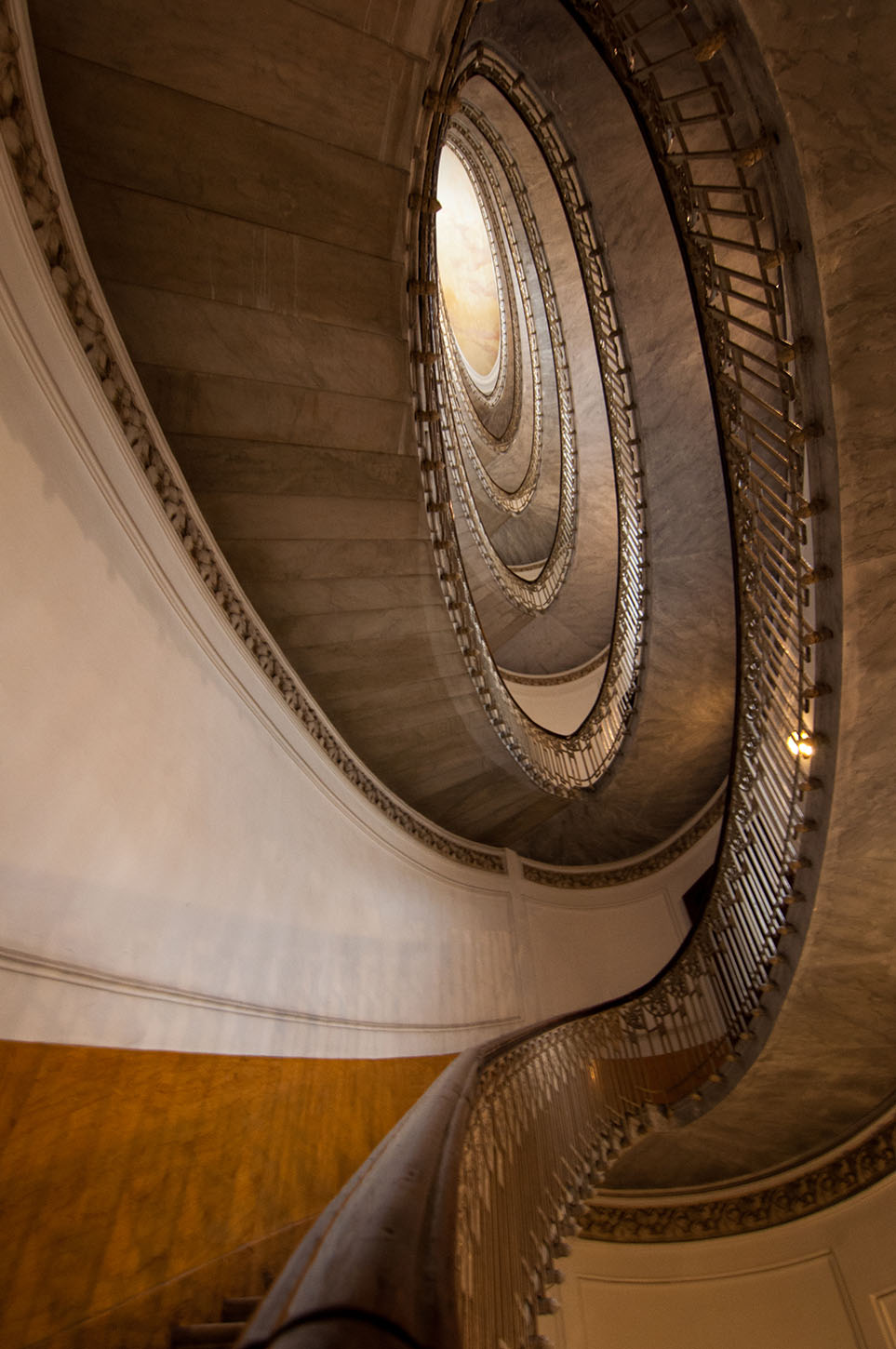 Naples Palazzo Mannajuolo, is staged architecture