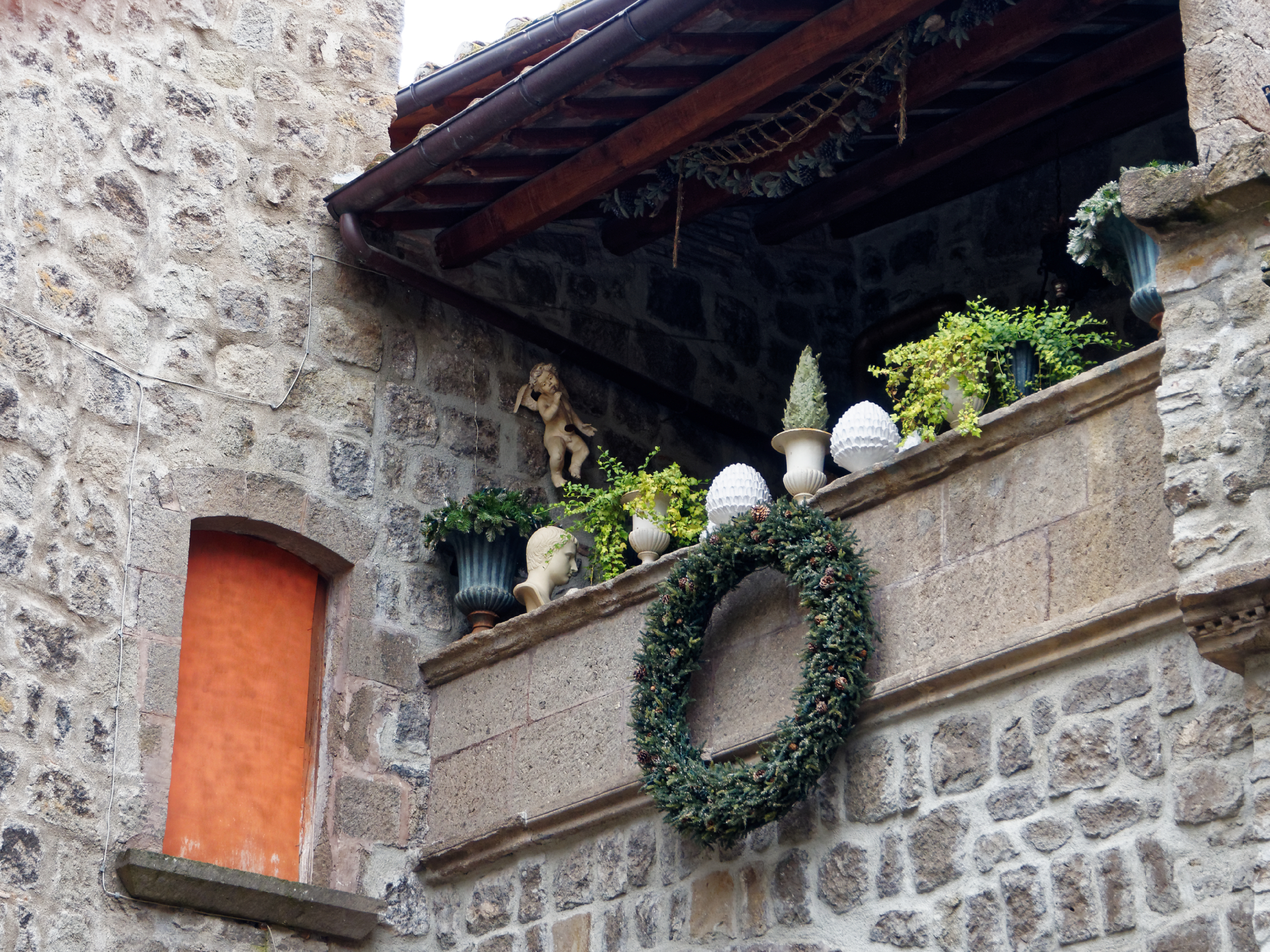 Balcone medioevale ..