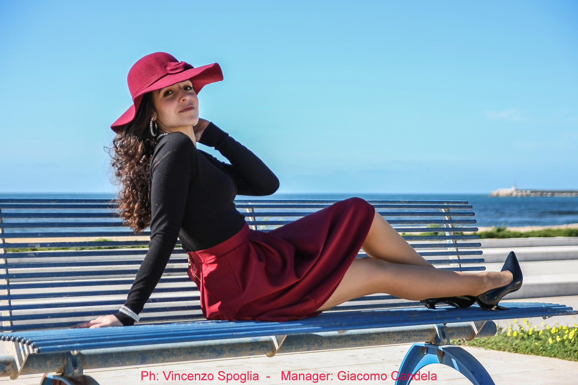 Sdraiata sulla ringhiera