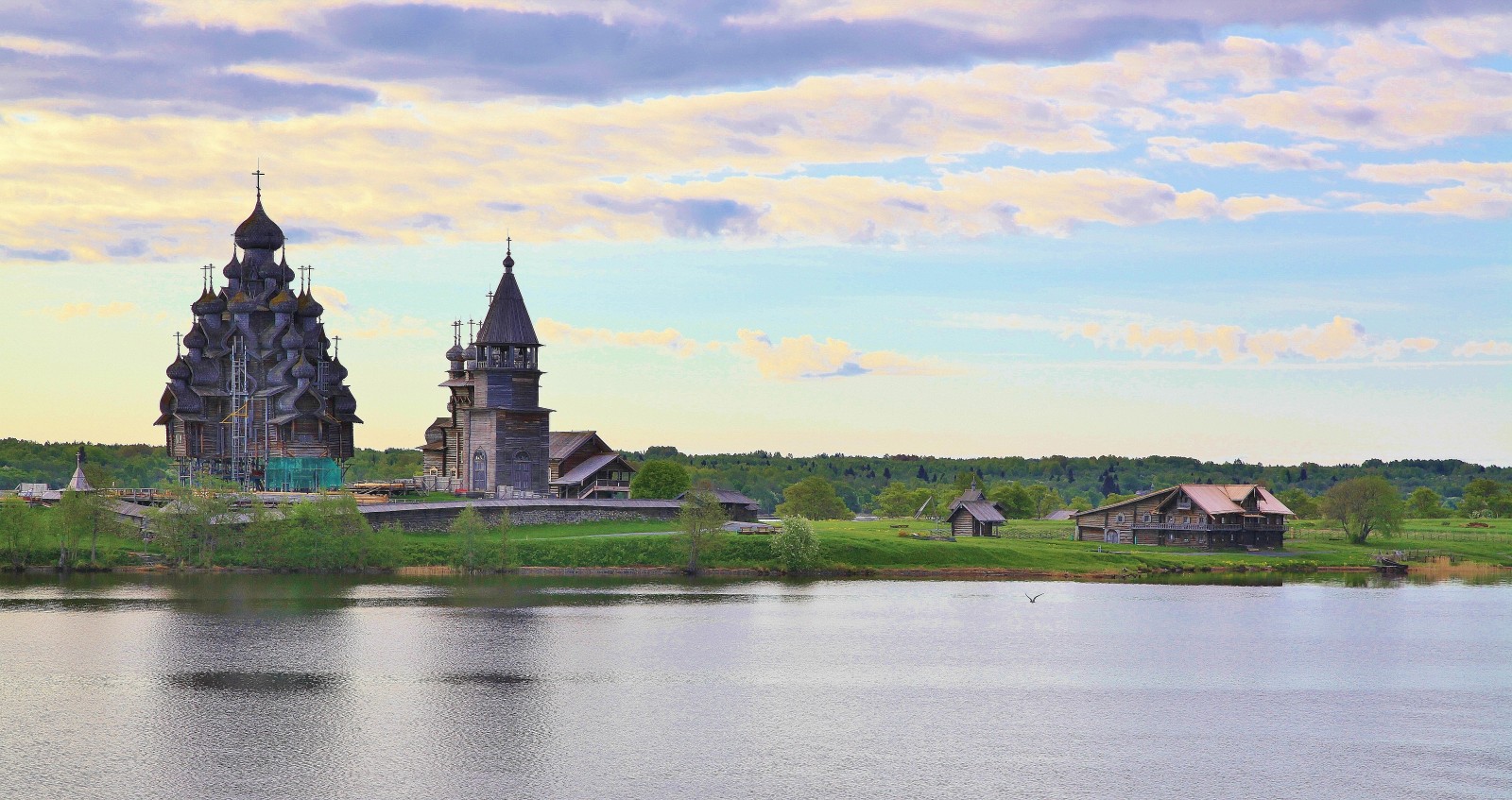 The wooden churches of Kishi