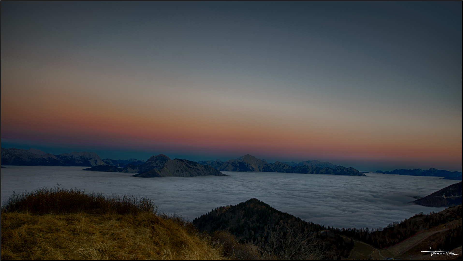 Twilight on the sea (of clouds)