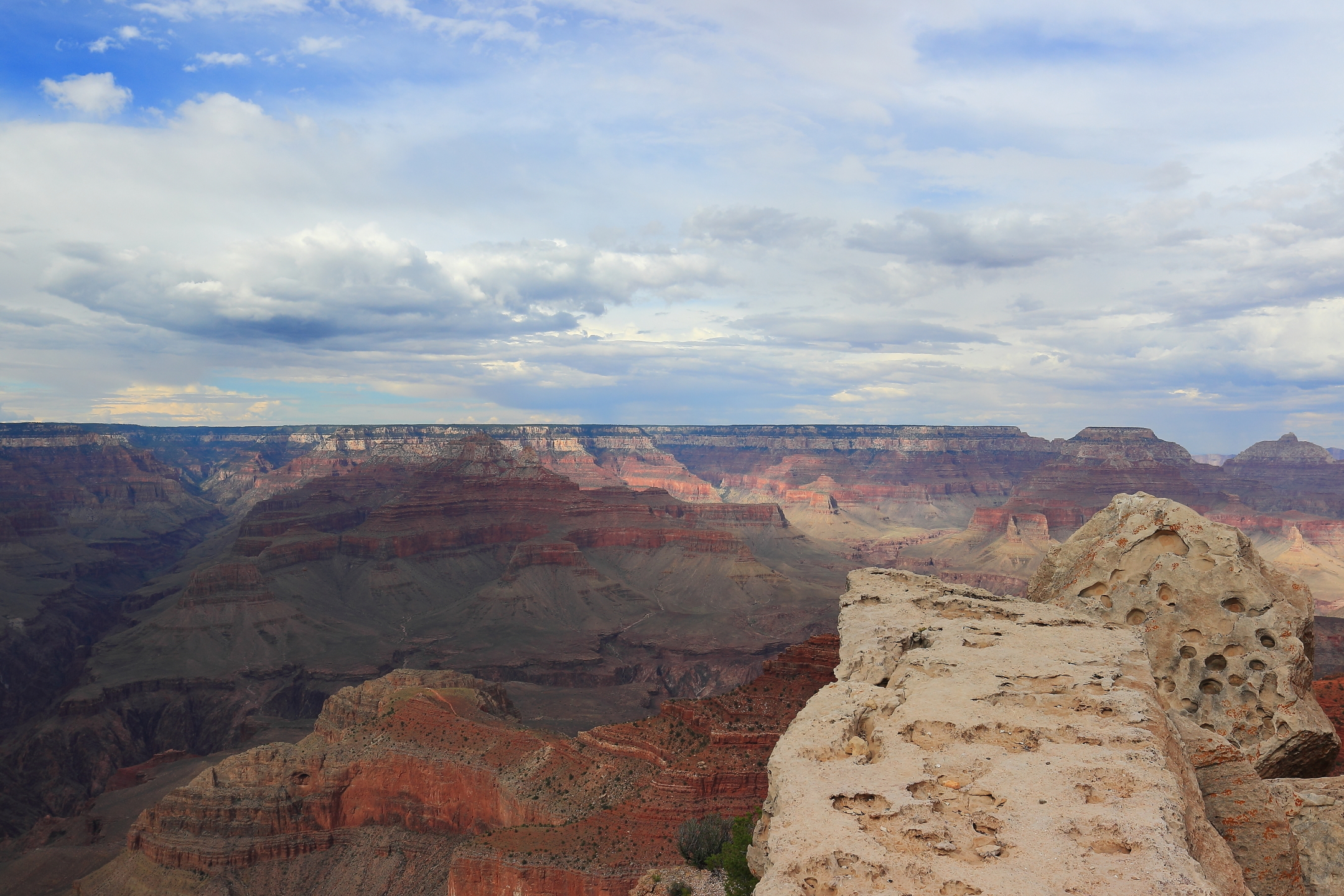 Sky in motion on the Grand Canyon