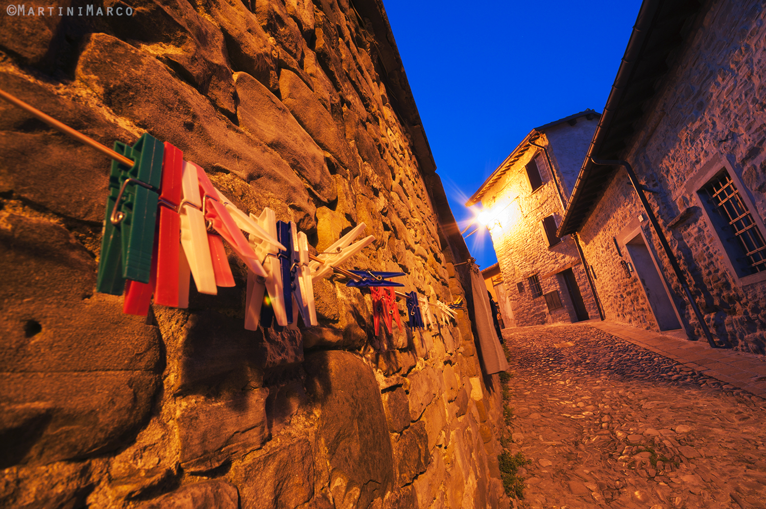 Frammenti di vita quotidiana nel vicolo medievale