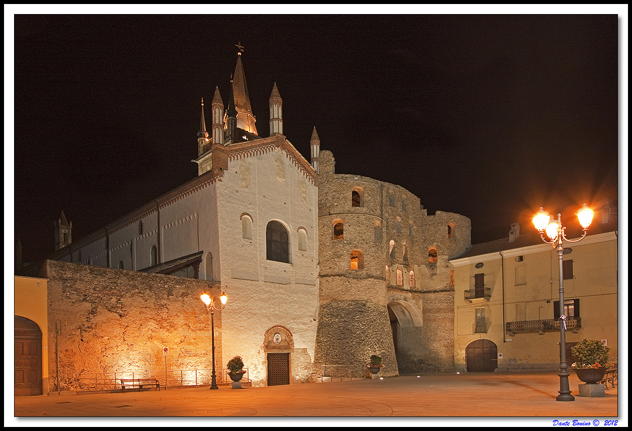 Porta Savoia e cattedrale di S.Giusto a Susa
