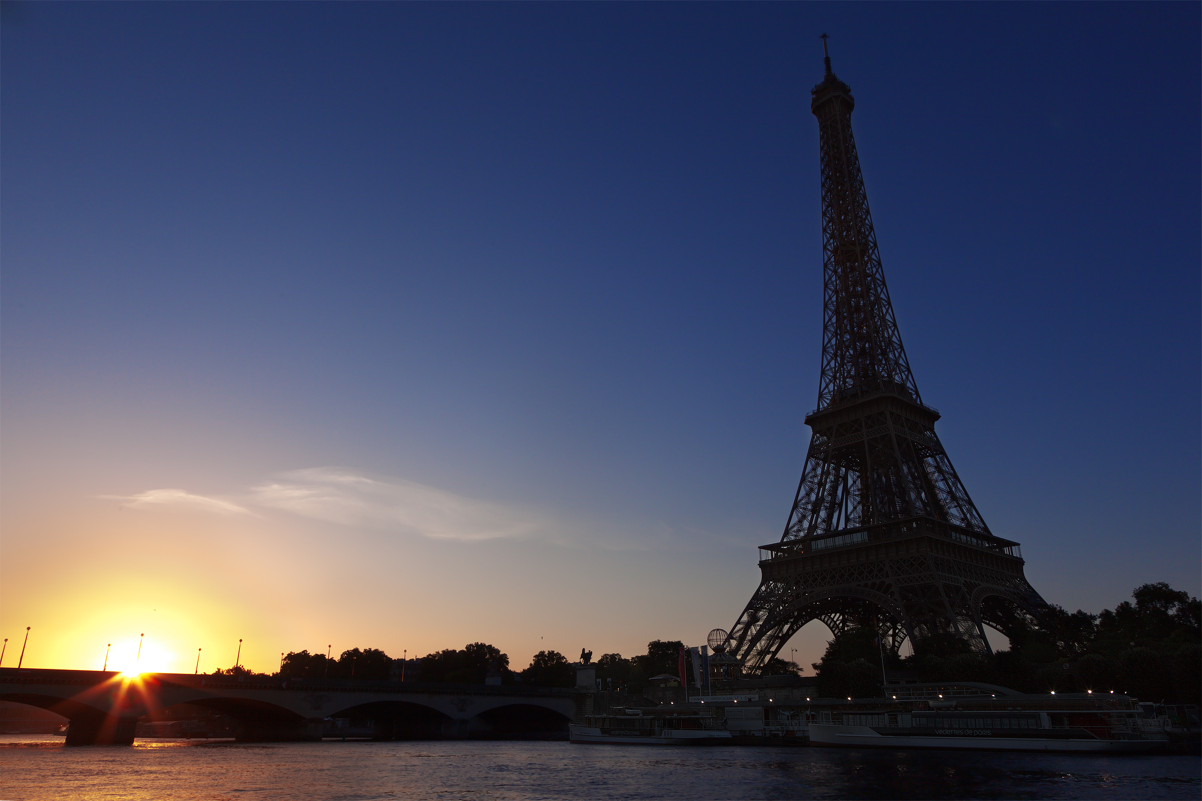 Sunrise in Paris