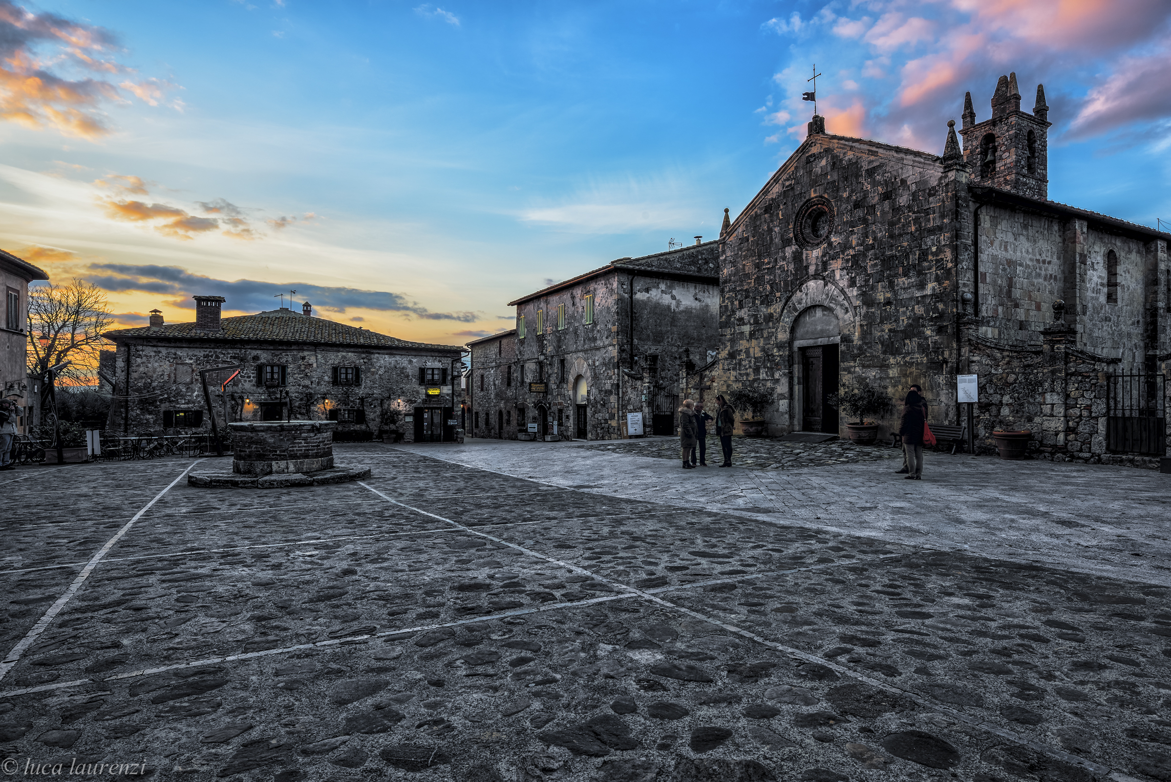 Piazza Roma Monteriggioni