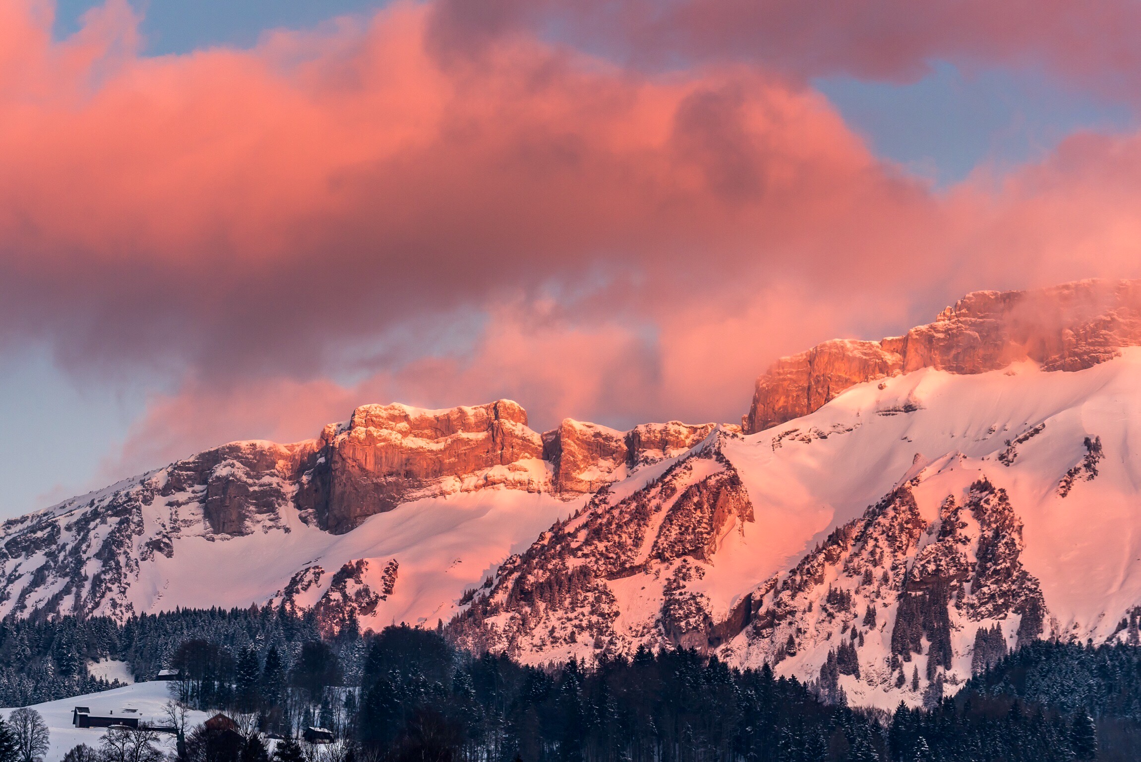 Spectacular sunrise after the snowfall
