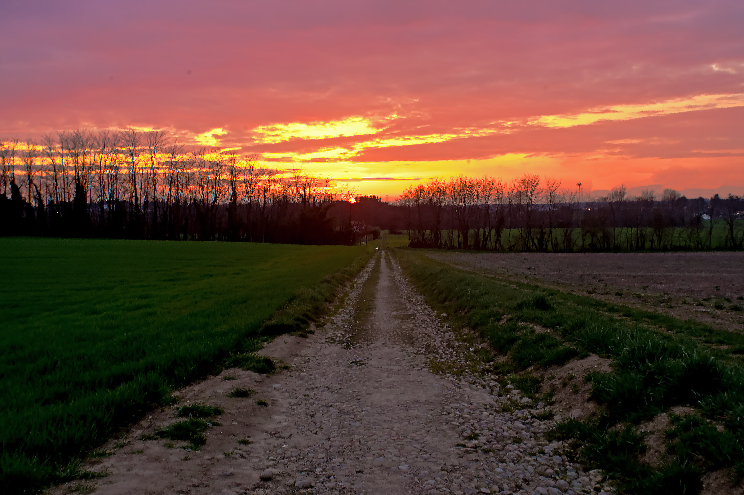 Tramonto dell'11 marzo 2016 sulla valle del Molgora