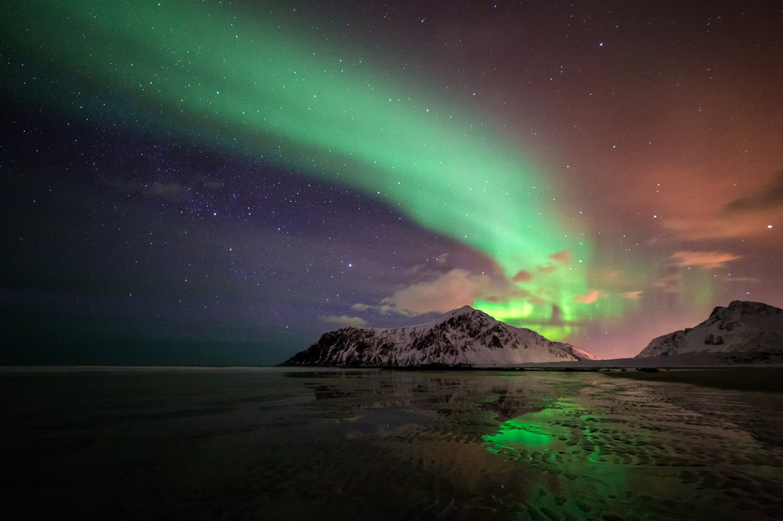 Aurora in Skagsandnes beach