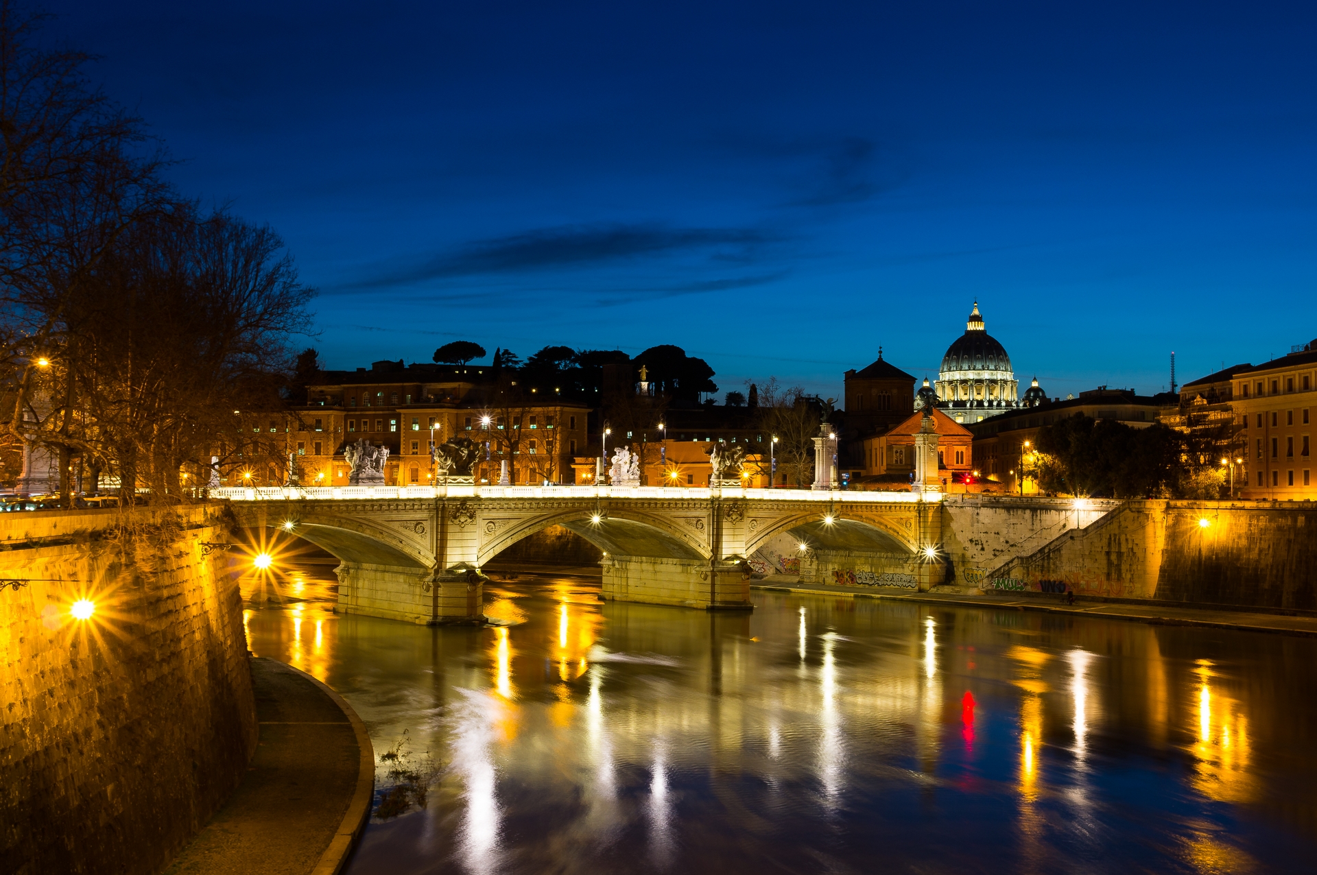 Roma by night