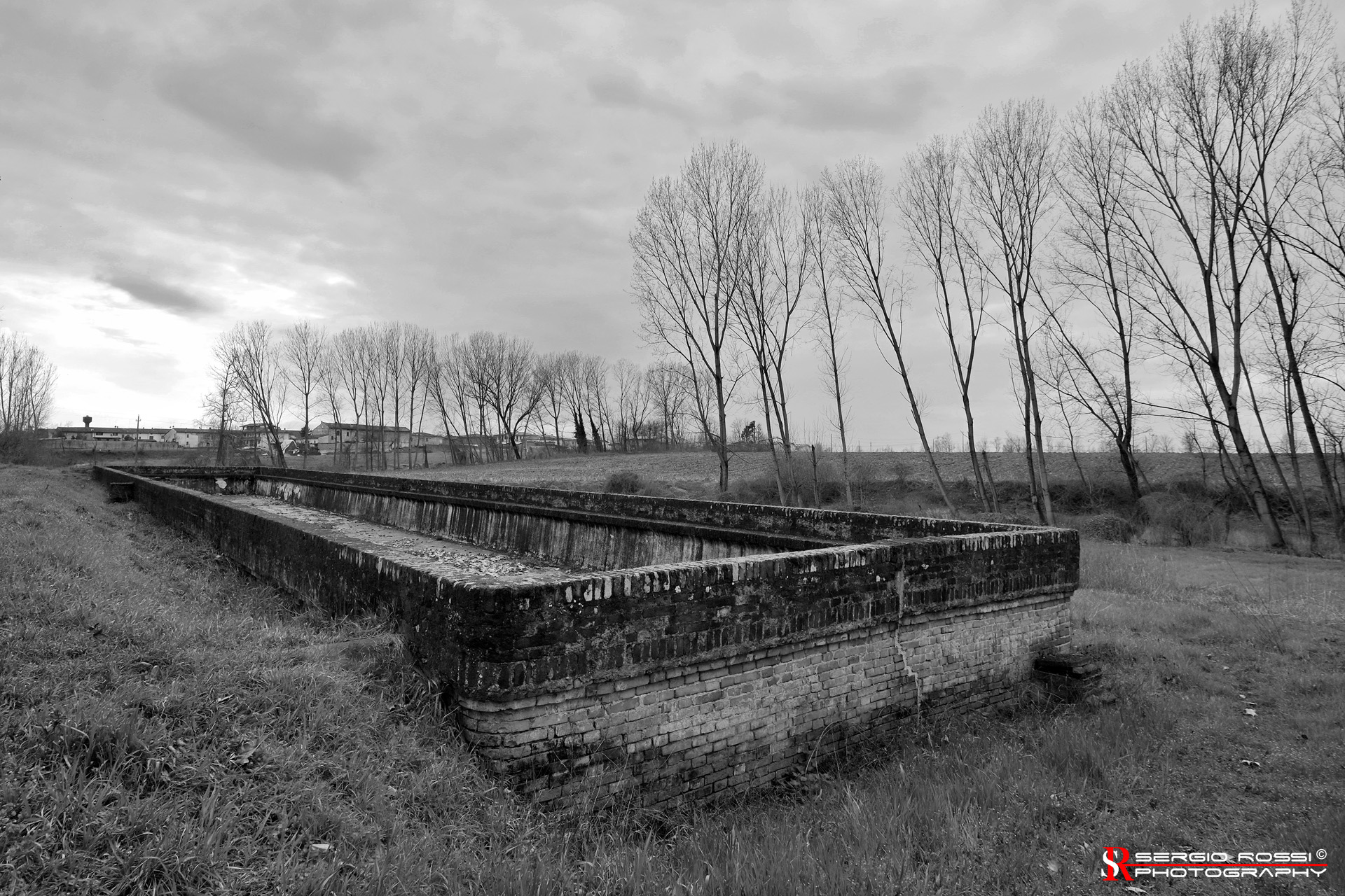 Vecchi vasca per macerazione canapa e lino