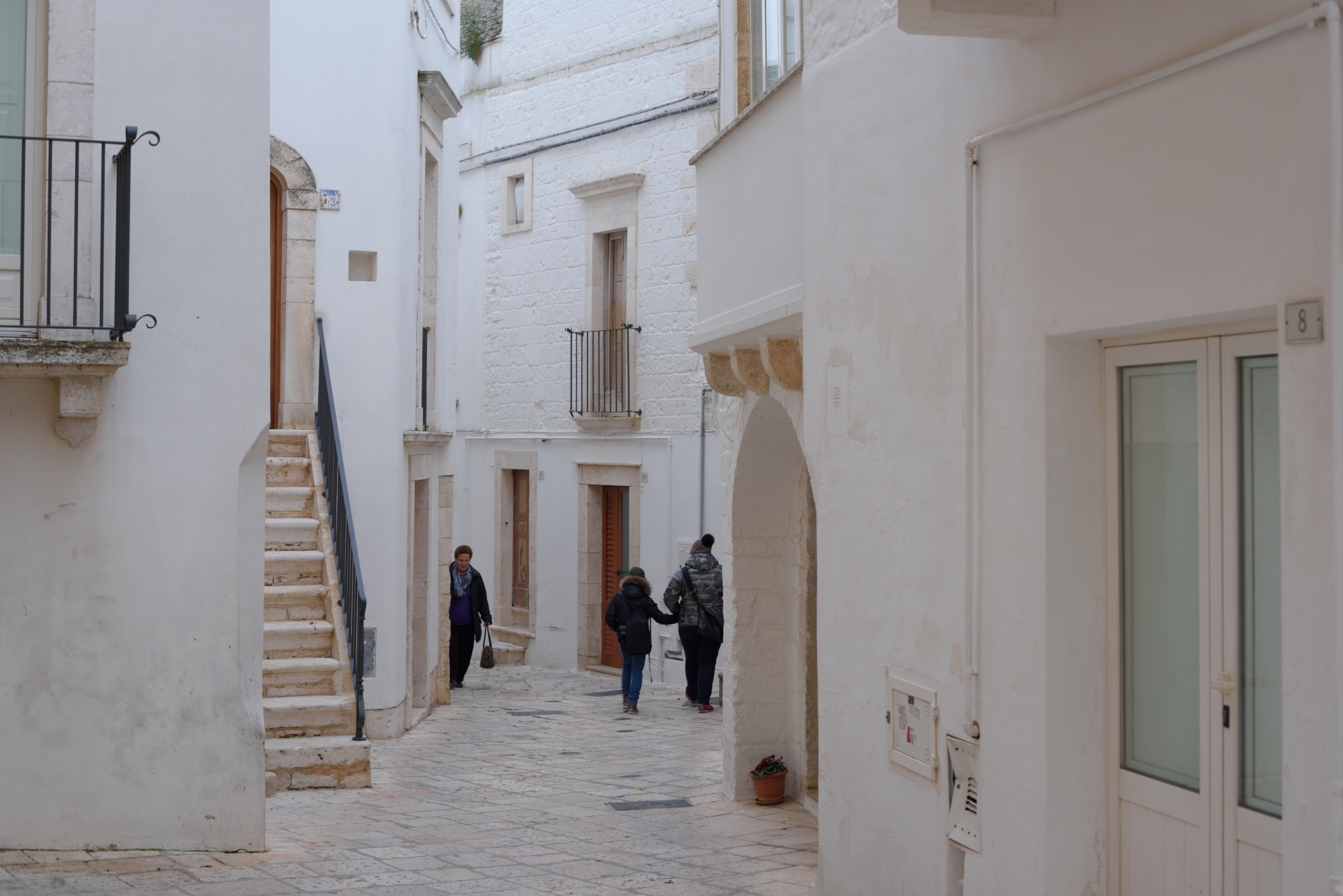 Locorotondo from inside and from outside