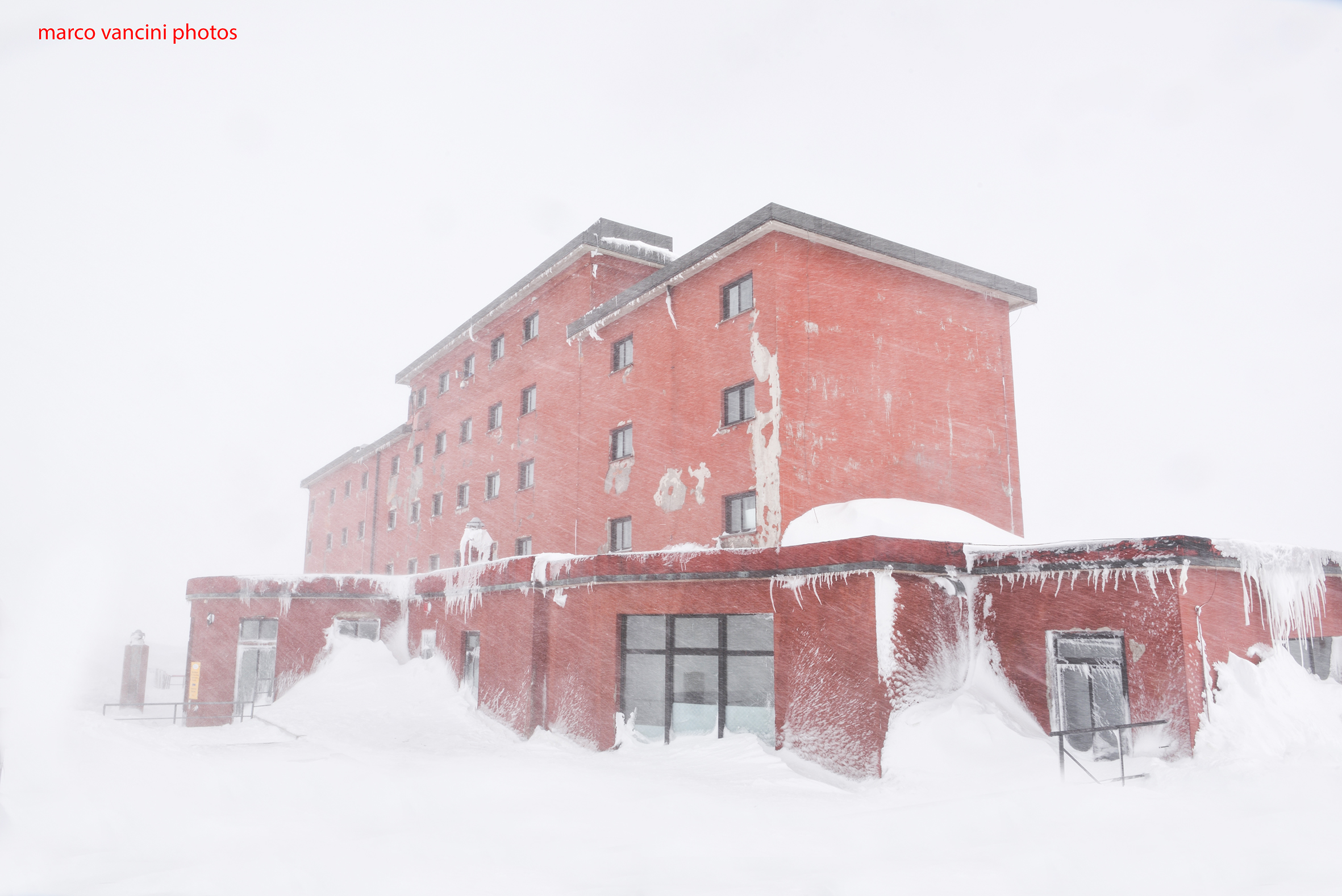 Sotto la Bufera di neve