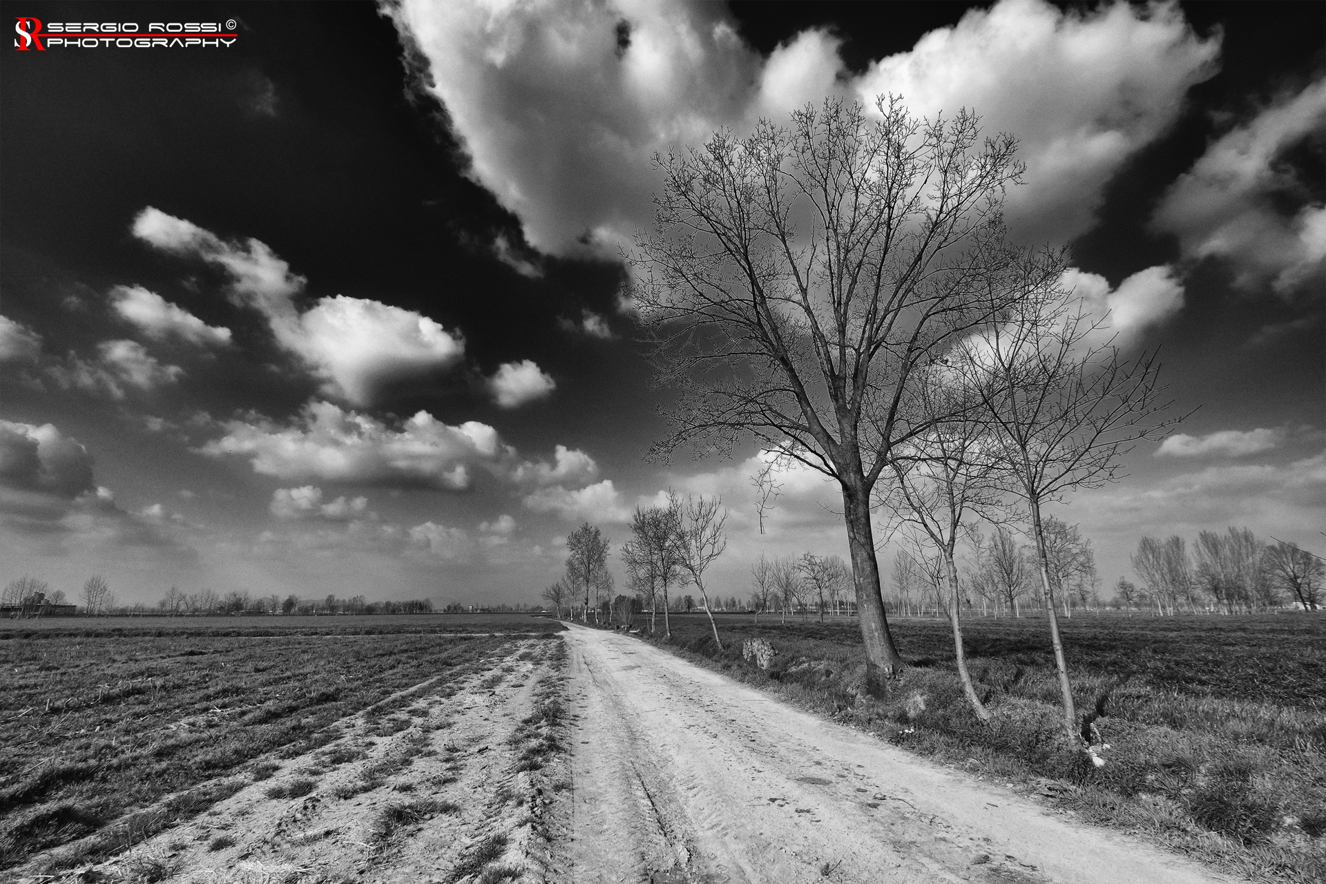 Campagna con filtro rosso