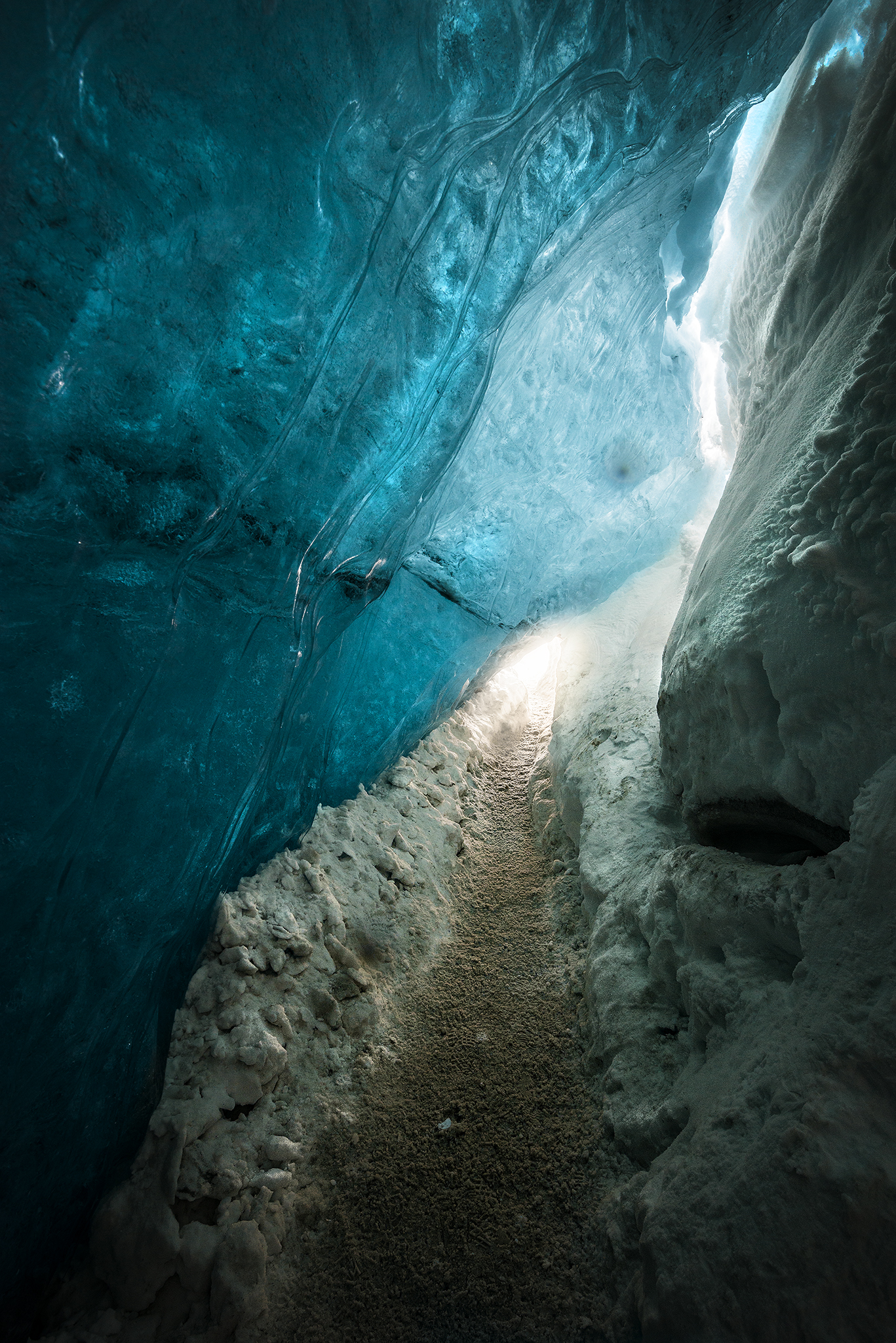 Ice Cave, Entrance