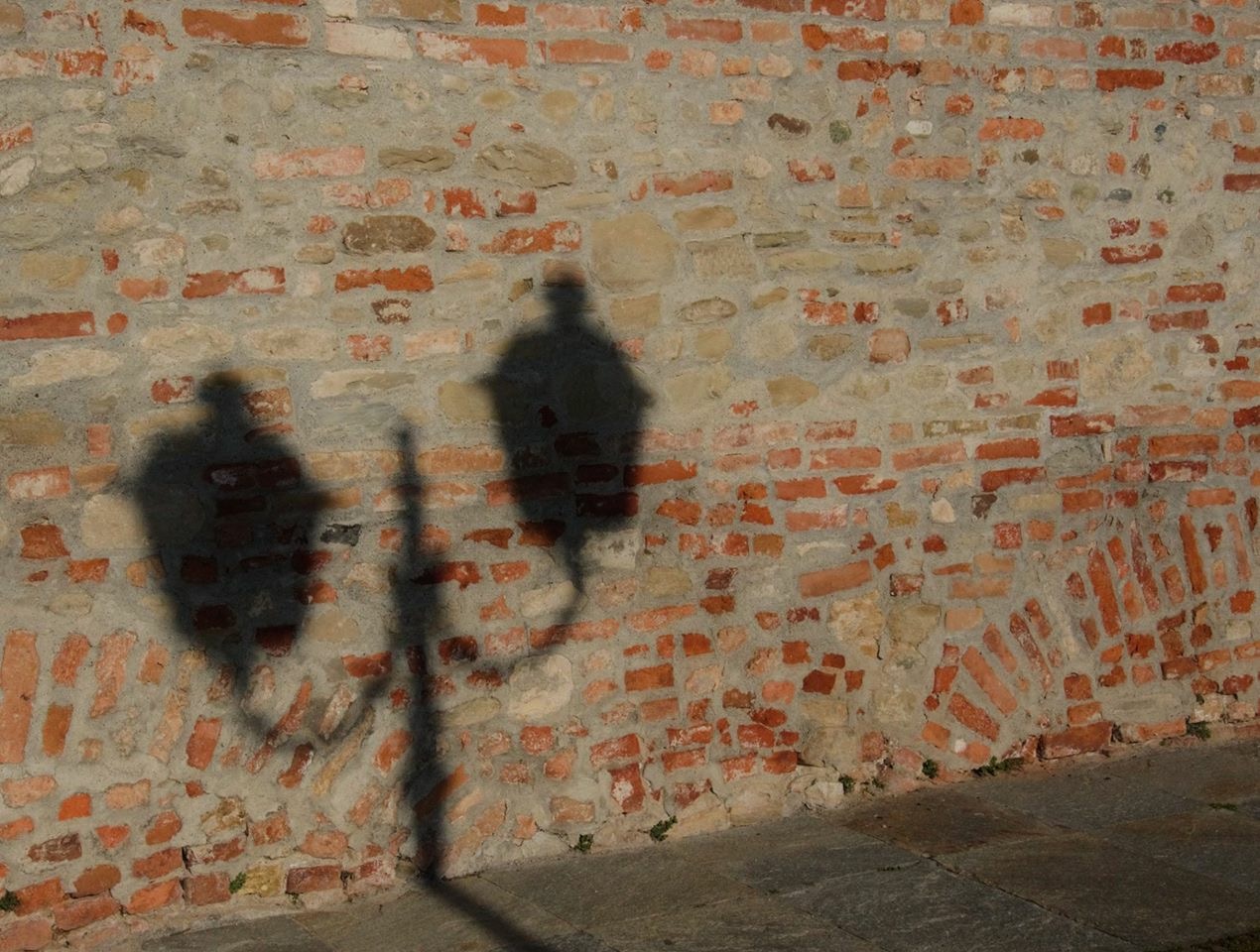 Lampioni spenti, Sole acceso