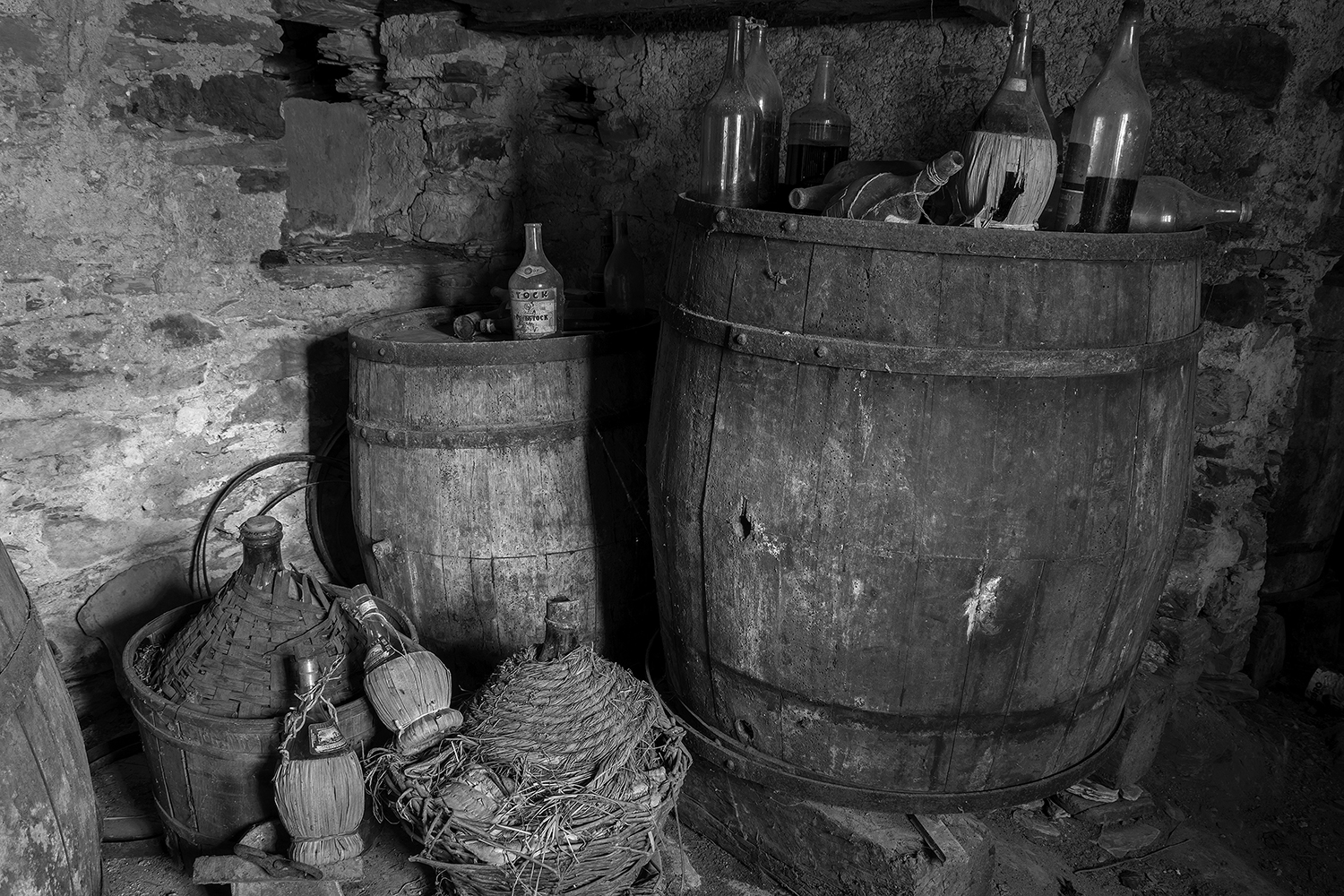 Barrels, vats and flasks